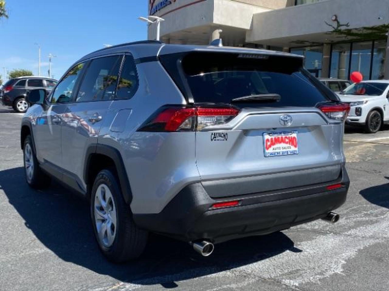 2021 SILVER Toyota RAV4 (2T3H1RFV0MC) with an 4-Cyl 2.5 Liter engine, Automatic 8-Spd w/Direct transmission, located at 412 Auto Vista Drive, Palmdale, CA, 93551, (661) 945-0620, 34.592636, -118.136681 - Photo #15