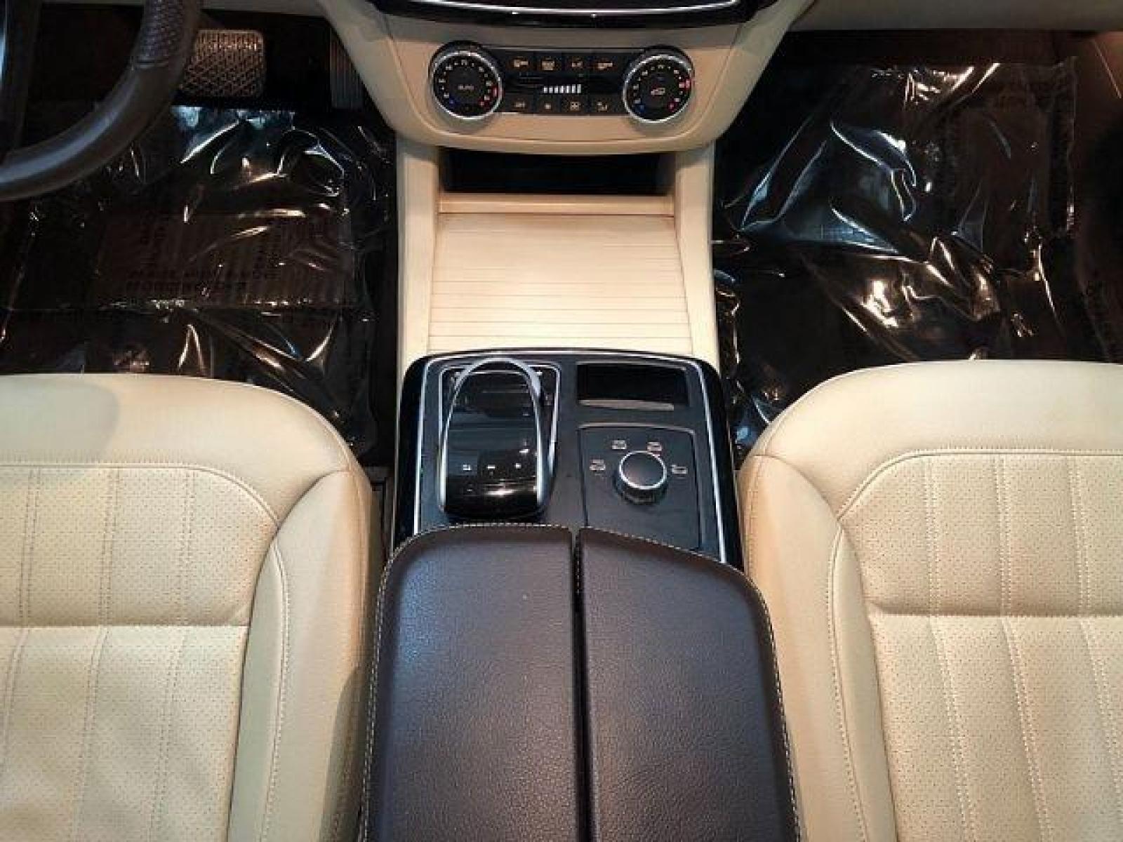 2018 Mercedes-Benz GLE-Class (4JGDA5JB7JB) with an V6 3.5 Liter engine, Auto 7-Spd 7G-Tronic transmission, located at 412 Auto Vista Drive, Palmdale, CA, 93551, (661) 945-0620, 34.592636, -118.136681 - Photo #11