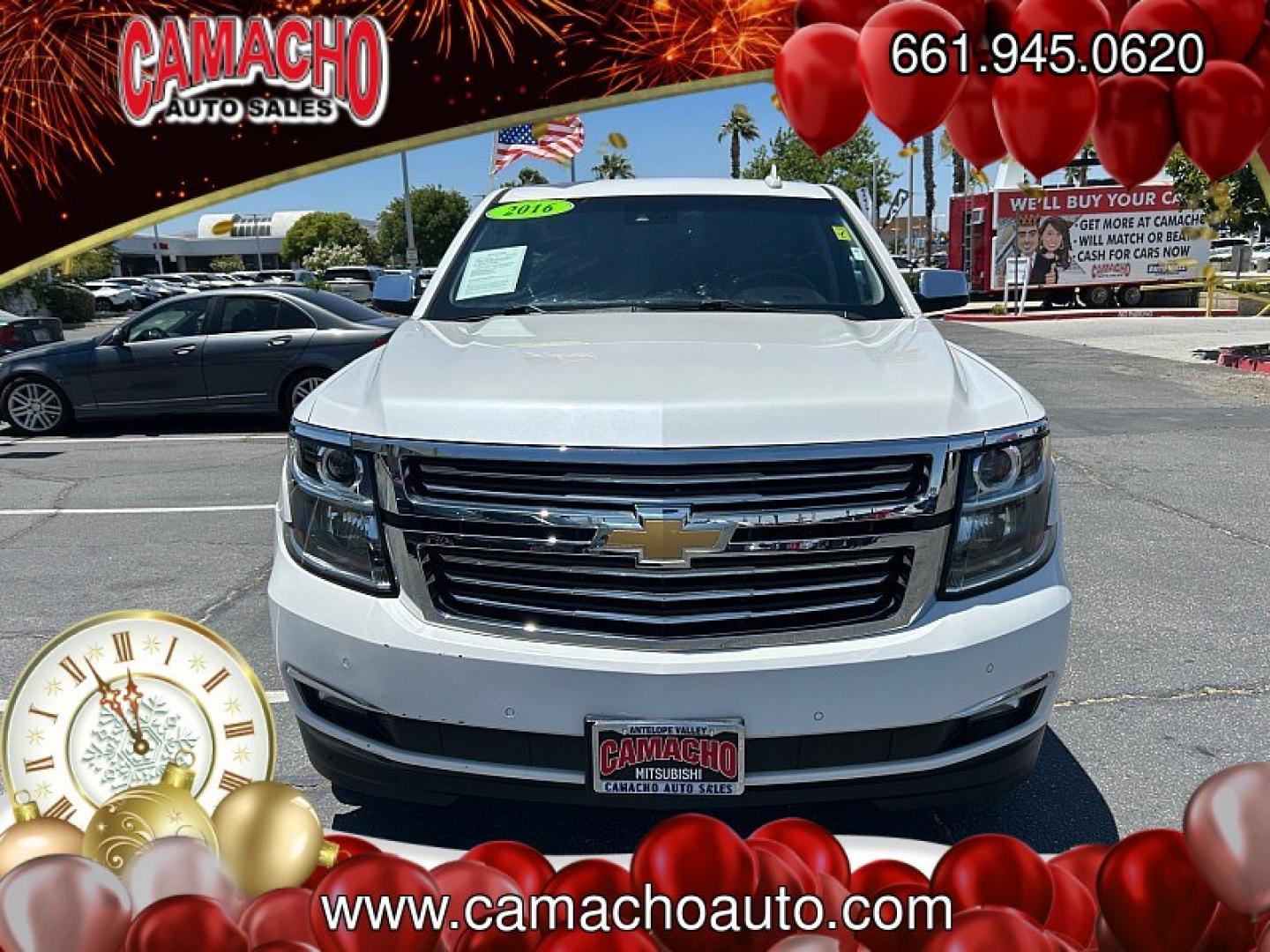 2016 WHITE Chevrolet Suburban (1GNSCJKC4GR) with an V8 EcoTec3 5.3 Liter engine, Automatic 6-Spd w/Overdrive transmission, located at 412 Auto Vista Drive, Palmdale, CA, 93551, (661) 945-0620, 34.592636, -118.136681- Photo#1