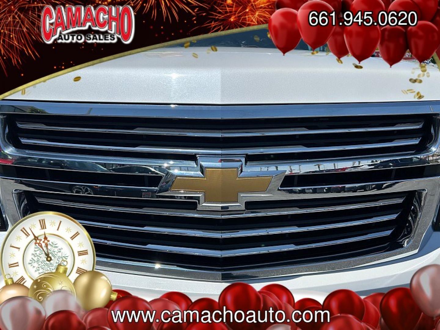 2016 WHITE Chevrolet Suburban (1GNSCJKC4GR) with an V8 EcoTec3 5.3 Liter engine, Automatic 6-Spd w/Overdrive transmission, located at 412 Auto Vista Drive, Palmdale, CA, 93551, (661) 945-0620, 34.592636, -118.136681- Photo#3