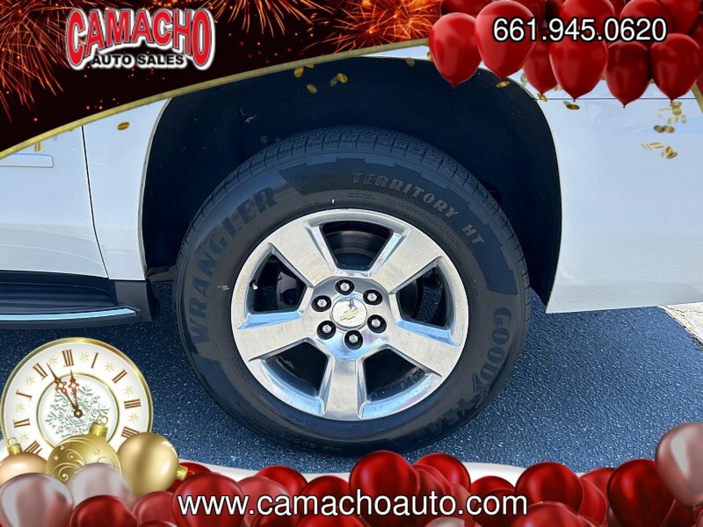 2016 WHITE Chevrolet Suburban (1GNSCJKC4GR) with an V8 EcoTec3 5.3 Liter engine, Automatic 6-Spd w/Overdrive transmission, located at 412 Auto Vista Drive, Palmdale, CA, 93551, (661) 945-0620, 34.592636, -118.136681- Photo#12