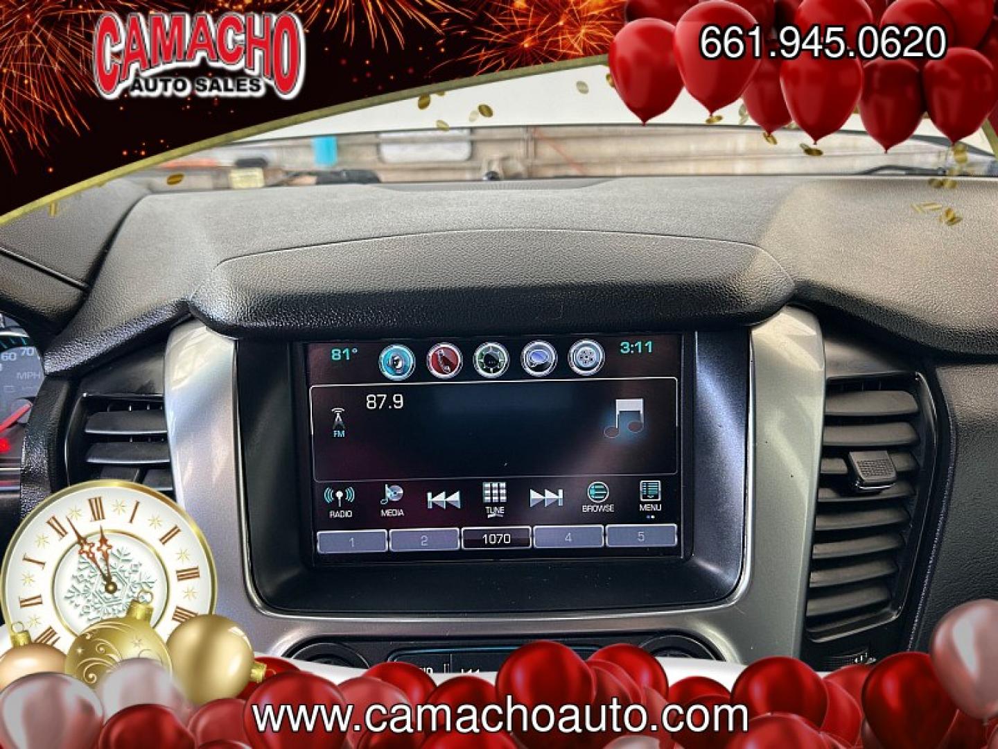 2016 WHITE Chevrolet Suburban (1GNSCJKC4GR) with an V8 EcoTec3 5.3 Liter engine, Automatic 6-Spd w/Overdrive transmission, located at 412 Auto Vista Drive, Palmdale, CA, 93551, (661) 945-0620, 34.592636, -118.136681- Photo#22