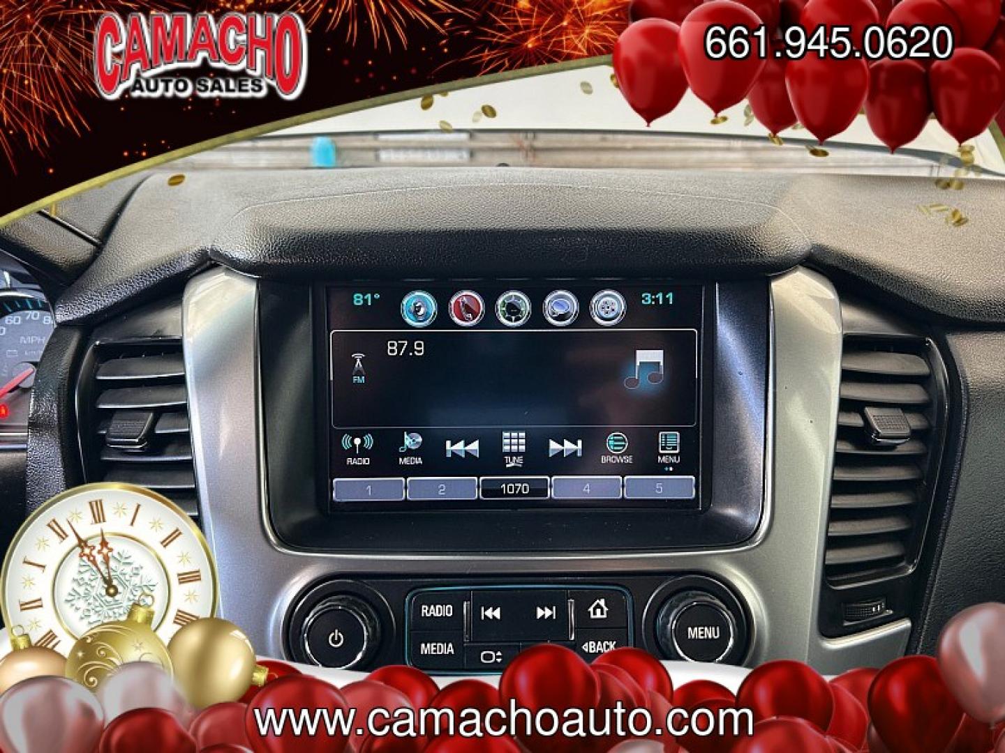 2016 WHITE Chevrolet Suburban (1GNSCJKC4GR) with an V8 EcoTec3 5.3 Liter engine, Automatic 6-Spd w/Overdrive transmission, located at 412 Auto Vista Drive, Palmdale, CA, 93551, (661) 945-0620, 34.592636, -118.136681- Photo#26