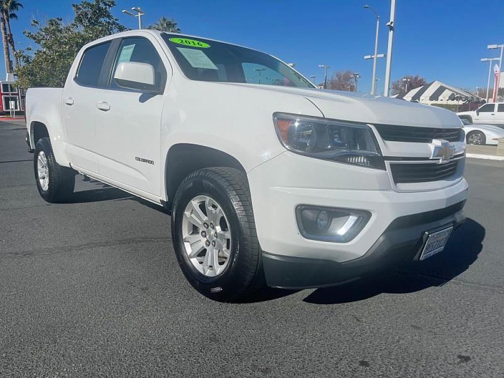 2016 WHITE /GRAY Chevrolet Colorado 2WD (1GCGSCE34G1) with an 4-Cyl 3.6 Liter engine, Automatic 6-Spd transmission, located at 412 Auto Vista Drive, Palmdale, 93551, (661) 945-0620, 34.592636, -118.136681 - Photo #7