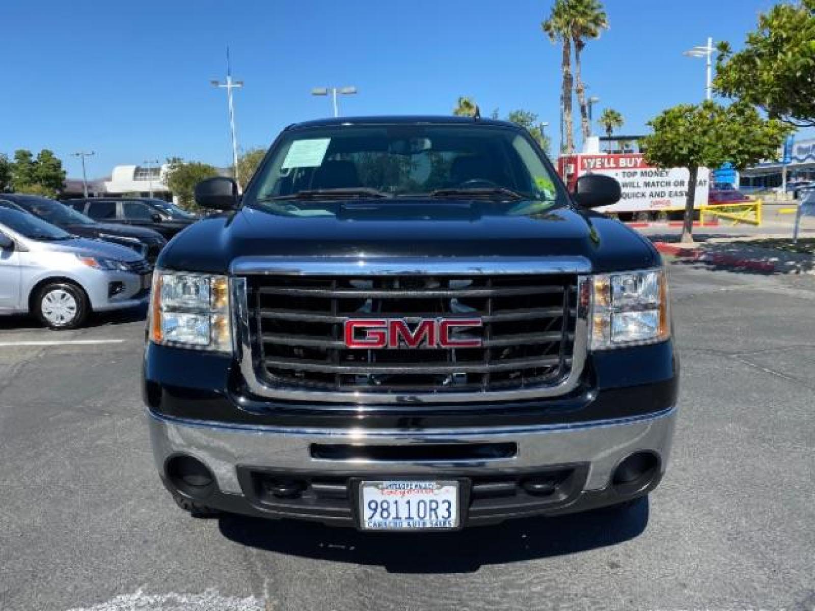 2009 BLACK GMC Sierra 2500 4WD (1GTHK53K89F) with an 8-Cyl 6 Liter engine, Automatic transmission, located at 412 Auto Vista Drive, Palmdale, CA, 93551, (661) 945-0620, 34.592636, -118.136681 - Photo #1