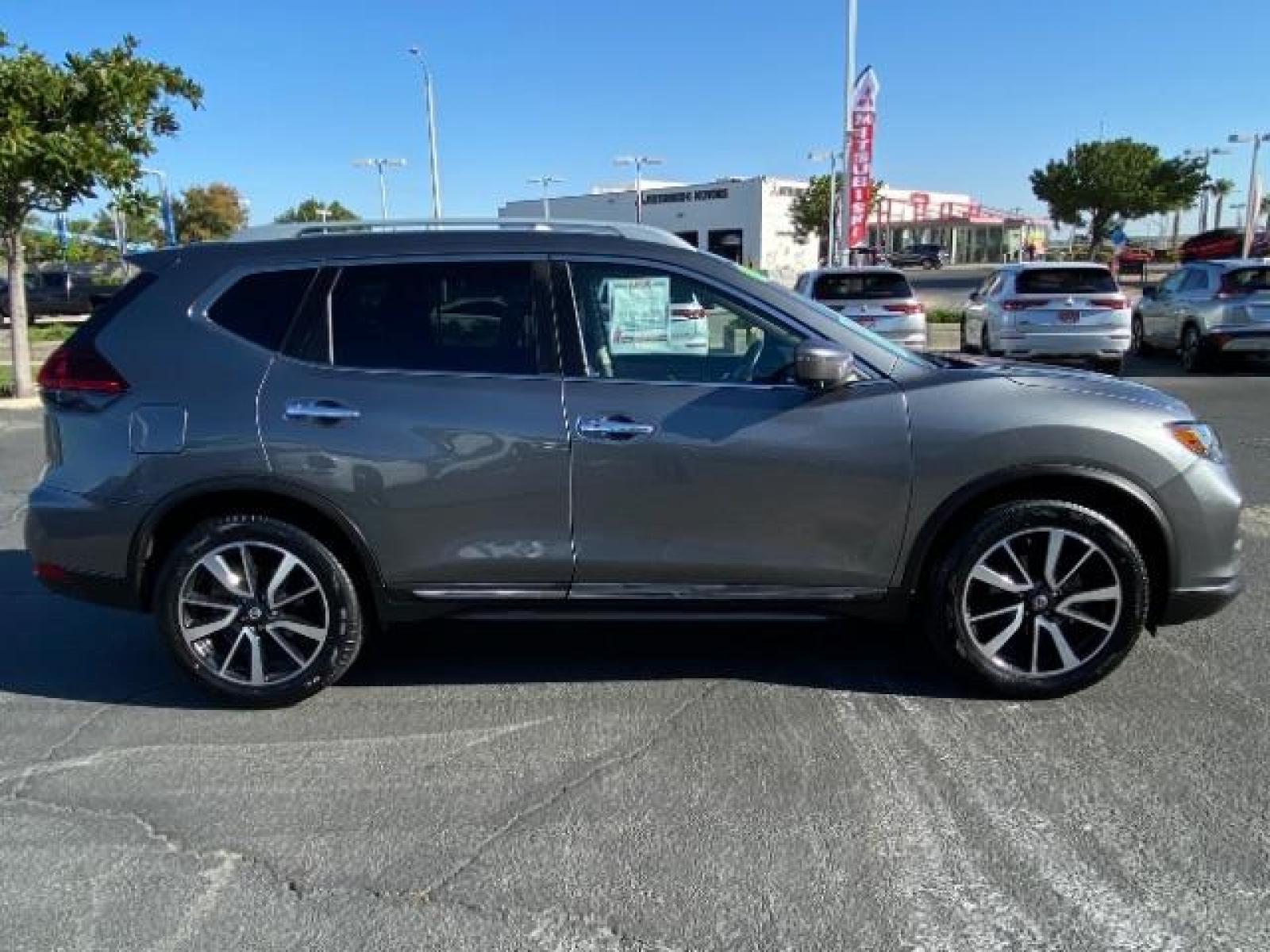 2020 GRAY Nissan Rogue (5N1AT2MT3LC) with an 4-Cyl 2.5 Liter engine, Automatic CVT w/Xtronic transmission, located at 412 Auto Vista Drive, Palmdale, CA, 93551, (661) 945-0620, 34.592636, -118.136681 - Photo #7