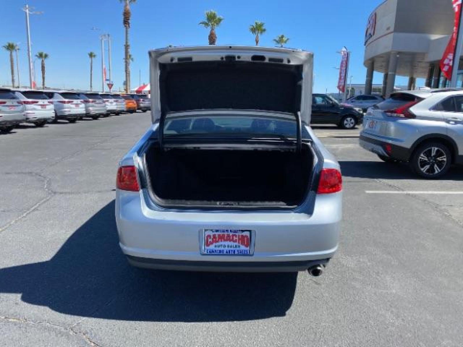 2011 WHITE Buick Lucerne (1G4HC5EM8BU) with an V6 Flex Fuel 3.9 Liter engine, Automatic 4-Spd w/Overdrive transmission, located at 412 Auto Vista Drive, Palmdale, CA, 93551, (661) 945-0620, 34.592636, -118.136681 - Photo #15