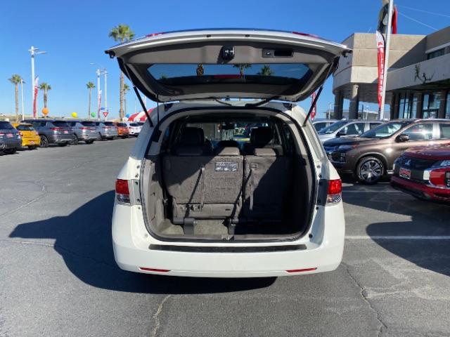 2016 WHITE Honda Odyssey (5FNRL5H67GB) with an V6 i-VTEC 3.5 Liter engine, Automatic 6-Spd transmission, located at 412 Auto Vista Drive, Palmdale, 93551, (661) 945-0620, 34.592636, -118.136681 - Photo #16
