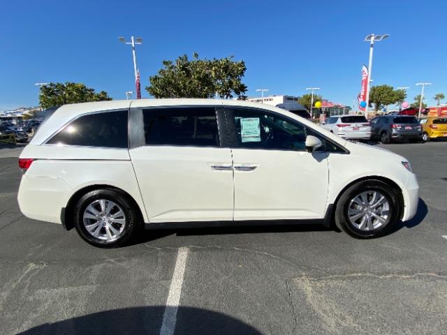 2016 WHITE Honda Odyssey (5FNRL5H67GB) with an V6 i-VTEC 3.5 Liter engine, Automatic 6-Spd transmission, located at 412 Auto Vista Drive, Palmdale, 93551, (661) 945-0620, 34.592636, -118.136681 - Photo #4
