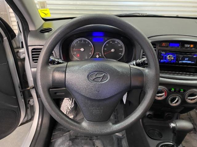 2010 SILVER Hyundai Accent (KMHCM3AC1AU) with an 4-Cyl 1.6 Liter engine, Automatic 4-Spd w/Overdrive transmission, located at 412 Auto Vista Drive, Palmdale, 93551, (661) 945-0620, 34.592636, -118.136681 - Photo #12
