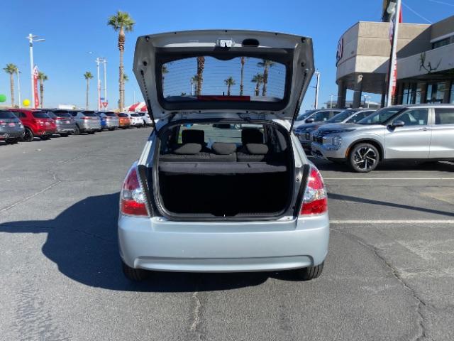 2010 SILVER Hyundai Accent (KMHCM3AC1AU) with an 4-Cyl 1.6 Liter engine, Automatic 4-Spd w/Overdrive transmission, located at 412 Auto Vista Drive, Palmdale, 93551, (661) 945-0620, 34.592636, -118.136681 - Photo #15