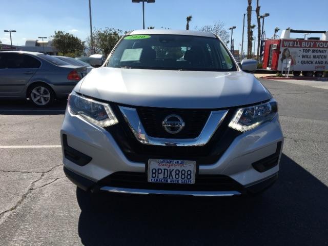2020 silver Nissan Rogue (KNMAT2MT3LP) with an 4-Cyl 2.5 Liter engine, Automatic CVT w/Xtronic transmission, located at 412 Auto Vista Drive, Palmdale, 93551, (661) 945-0620, 34.592636, -118.136681 - Photo #1