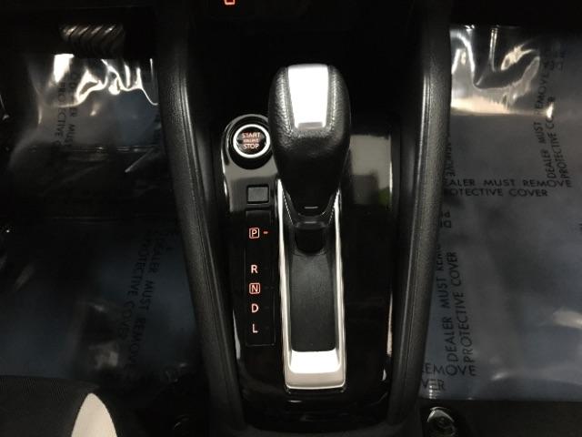 2021 GRAY Nissan Versa (3N1CN8EV9ML) with an 4-Cyl 1.6 Liter engine, Automatic CVT w/Xtronic transmission, located at 412 Auto Vista Drive, Palmdale, 93551, (661) 945-0620, 34.592636, -118.136681 - Photo #27