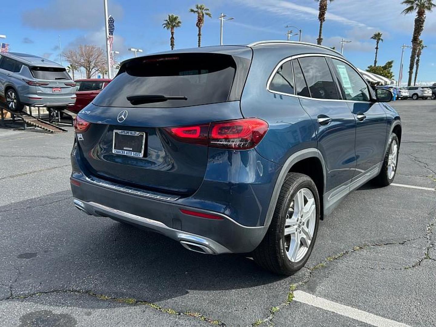 2021 BLUE Mercedes-Benz GLA (W1N4N4GB6MJ) with an 4-Cyl Turbo 2.0 Liter engine, Automatic 8-Spd DCT transmission, located at 412 Auto Vista Drive, Palmdale, CA, 93551, (661) 945-0620, 34.592636, -118.136681 - Photo#6