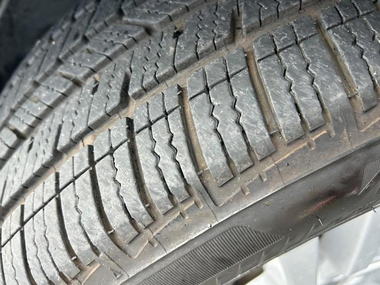 2021 BLUE Mercedes-Benz GLA (W1N4N4GB6MJ) with an 4-Cyl Turbo 2.0 Liter engine, Automatic 8-Spd DCT transmission, located at 412 Auto Vista Drive, Palmdale, CA, 93551, (661) 945-0620, 34.592636, -118.136681 - Photo#12