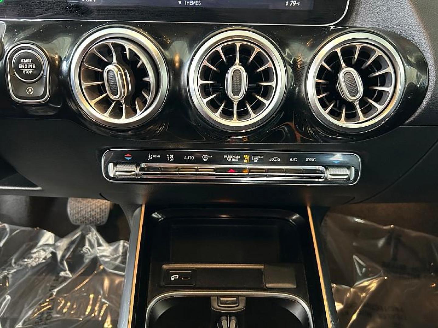 2021 BLUE Mercedes-Benz GLA (W1N4N4GB6MJ) with an 4-Cyl Turbo 2.0 Liter engine, Automatic 8-Spd DCT transmission, located at 412 Auto Vista Drive, Palmdale, CA, 93551, (661) 945-0620, 34.592636, -118.136681 - Photo#21