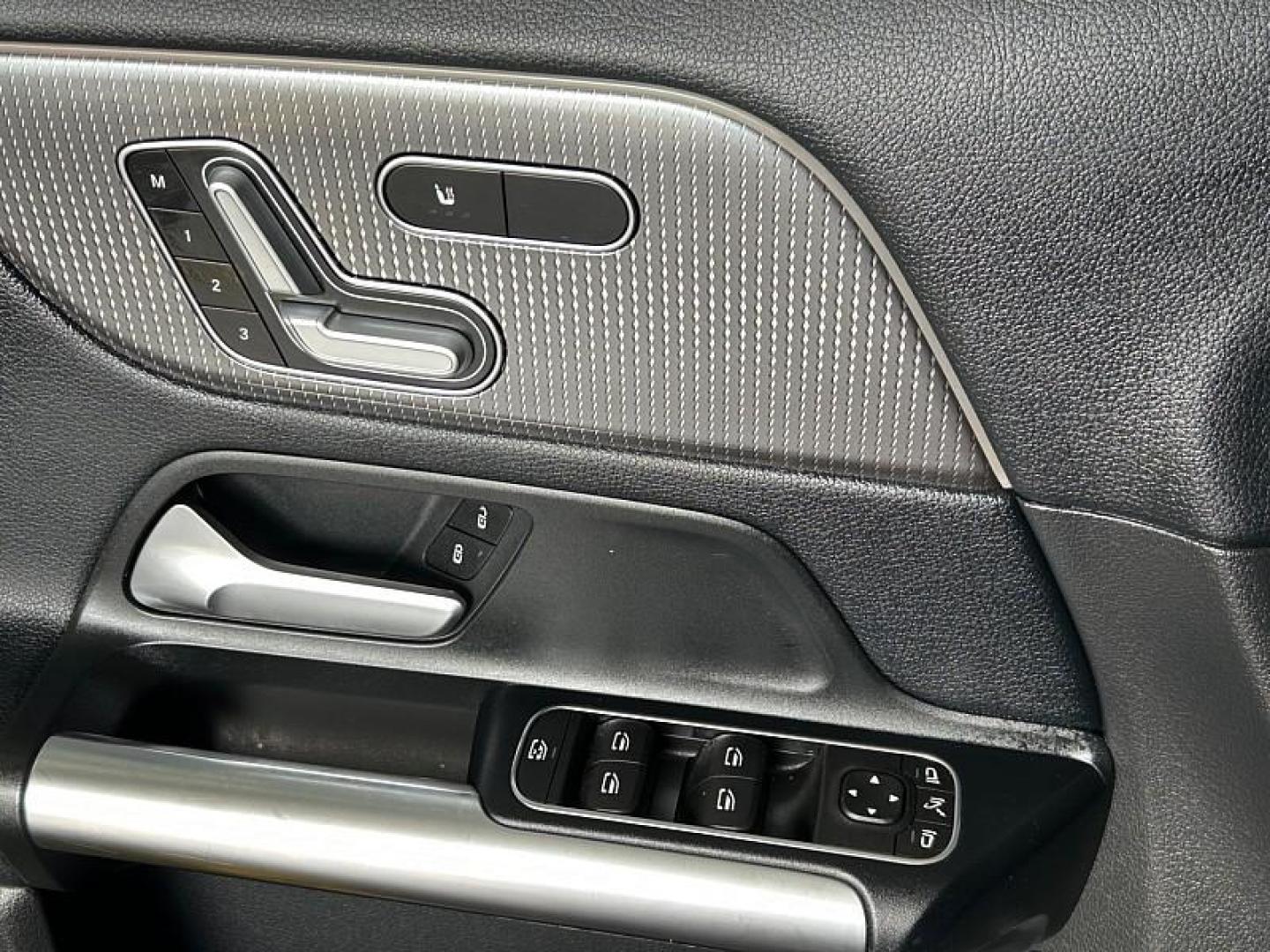 2021 BLUE Mercedes-Benz GLA (W1N4N4GB6MJ) with an 4-Cyl Turbo 2.0 Liter engine, Automatic 8-Spd DCT transmission, located at 412 Auto Vista Drive, Palmdale, CA, 93551, (661) 945-0620, 34.592636, -118.136681 - Photo#26