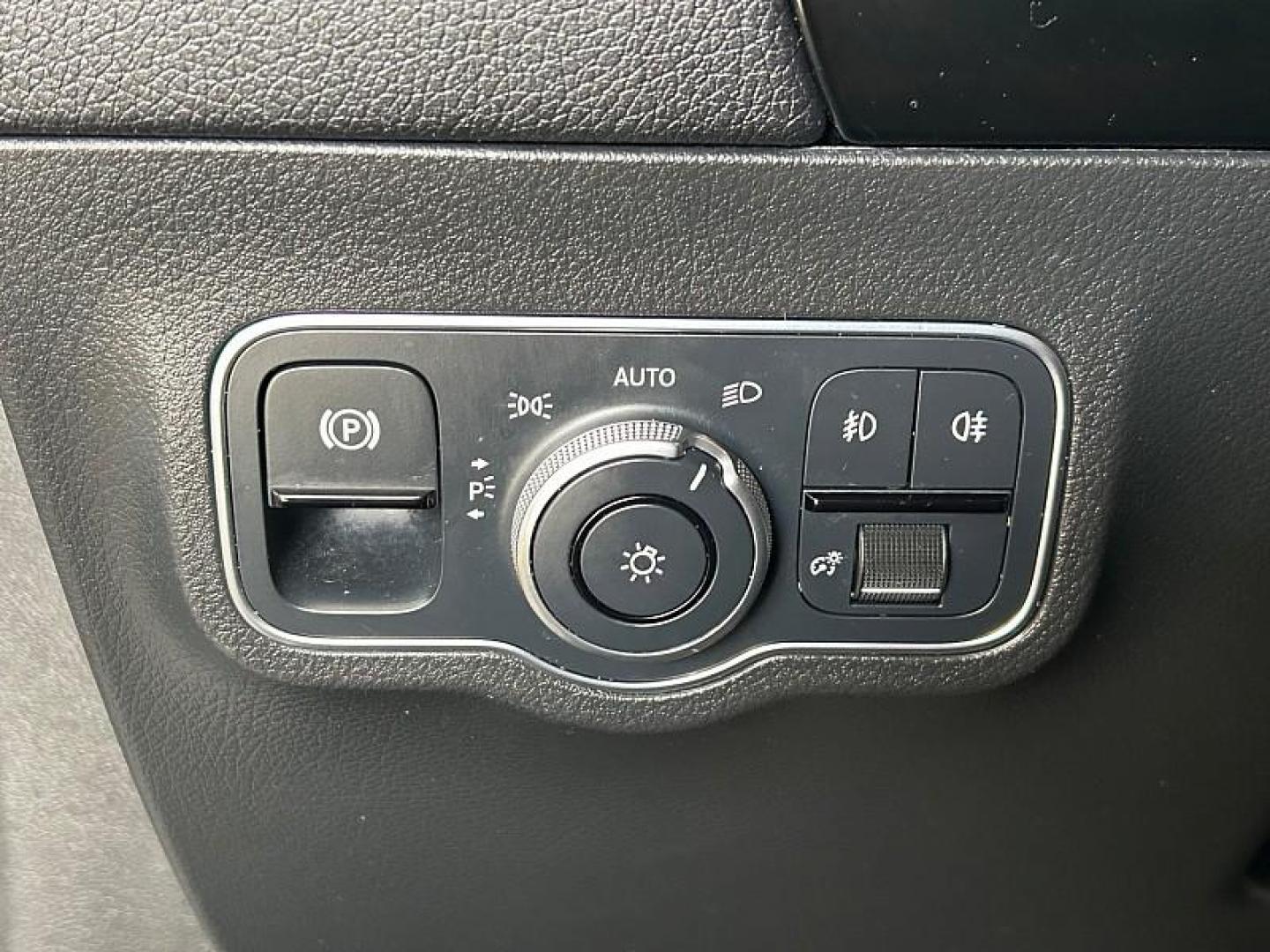 2021 BLUE Mercedes-Benz GLA (W1N4N4GB6MJ) with an 4-Cyl Turbo 2.0 Liter engine, Automatic 8-Spd DCT transmission, located at 412 Auto Vista Drive, Palmdale, CA, 93551, (661) 945-0620, 34.592636, -118.136681 - Photo#27