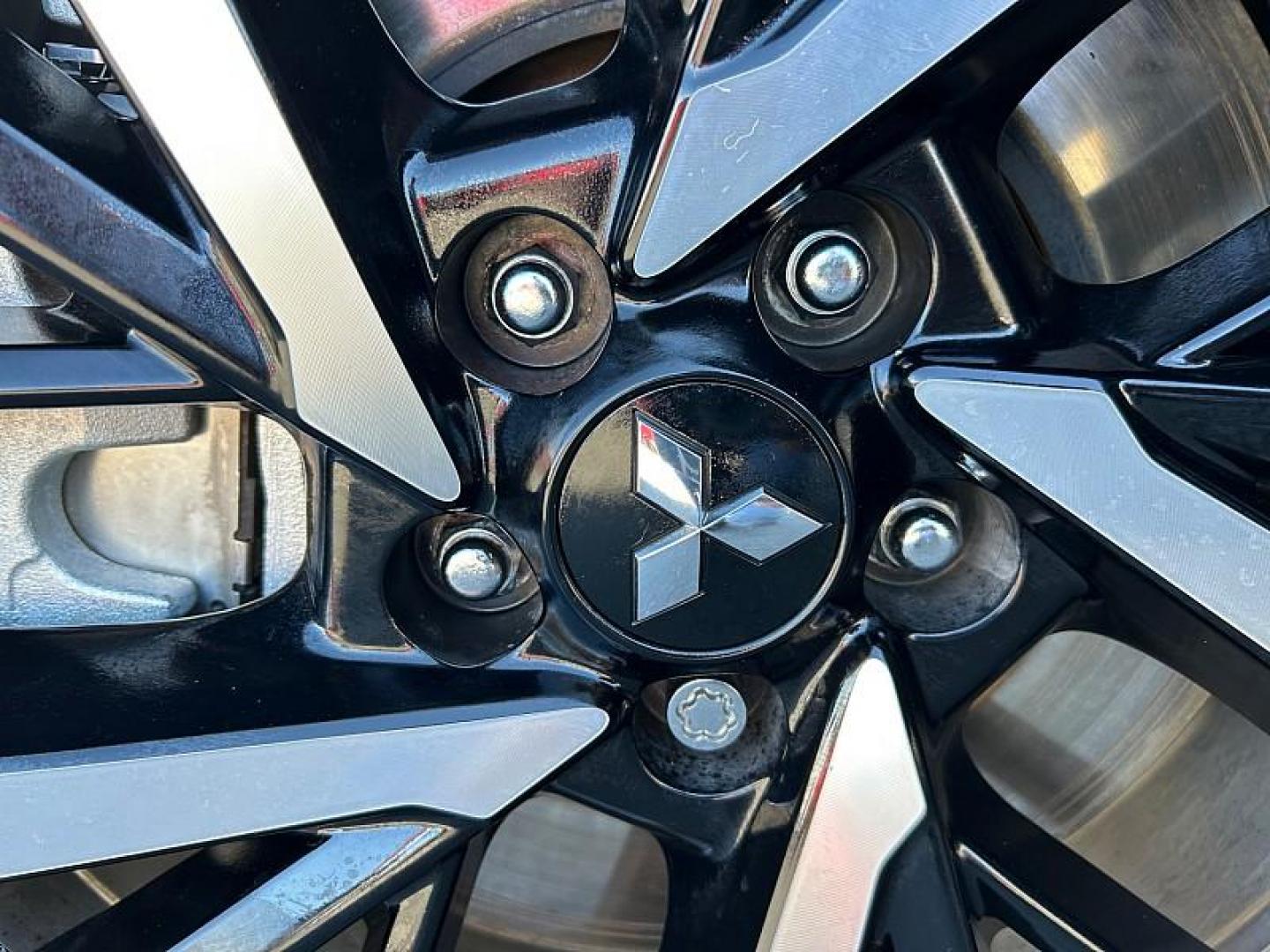 2023 WHITE Mitsubishi Outlander Plug-In Hybrid (JA4T5UA97PZ) with an 4-Cyl Hybrid 2.4 Liter engine, Automatic 1-Spd transmission, located at 412 Auto Vista Drive, Palmdale, CA, 93551, (661) 945-0620, 34.592636, -118.136681 - Photo#15