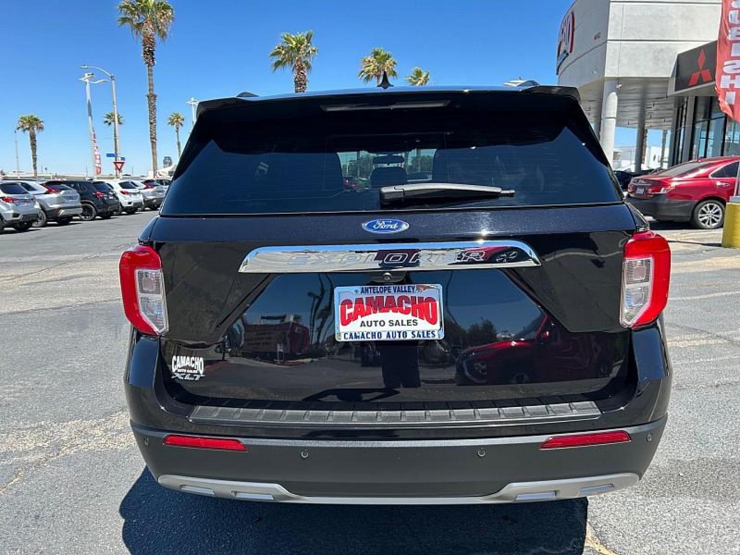 2024 BLACK Ford Explorer (1FMSK7DH1RG) with an 4-Cyl EcoBoost Turbo 2.3 Liter engine, Automatic 10-Spd transmission, located at 412 Auto Vista Drive, Palmdale, CA, 93551, (661) 945-0620, 34.592636, -118.136681 - Photo#5
