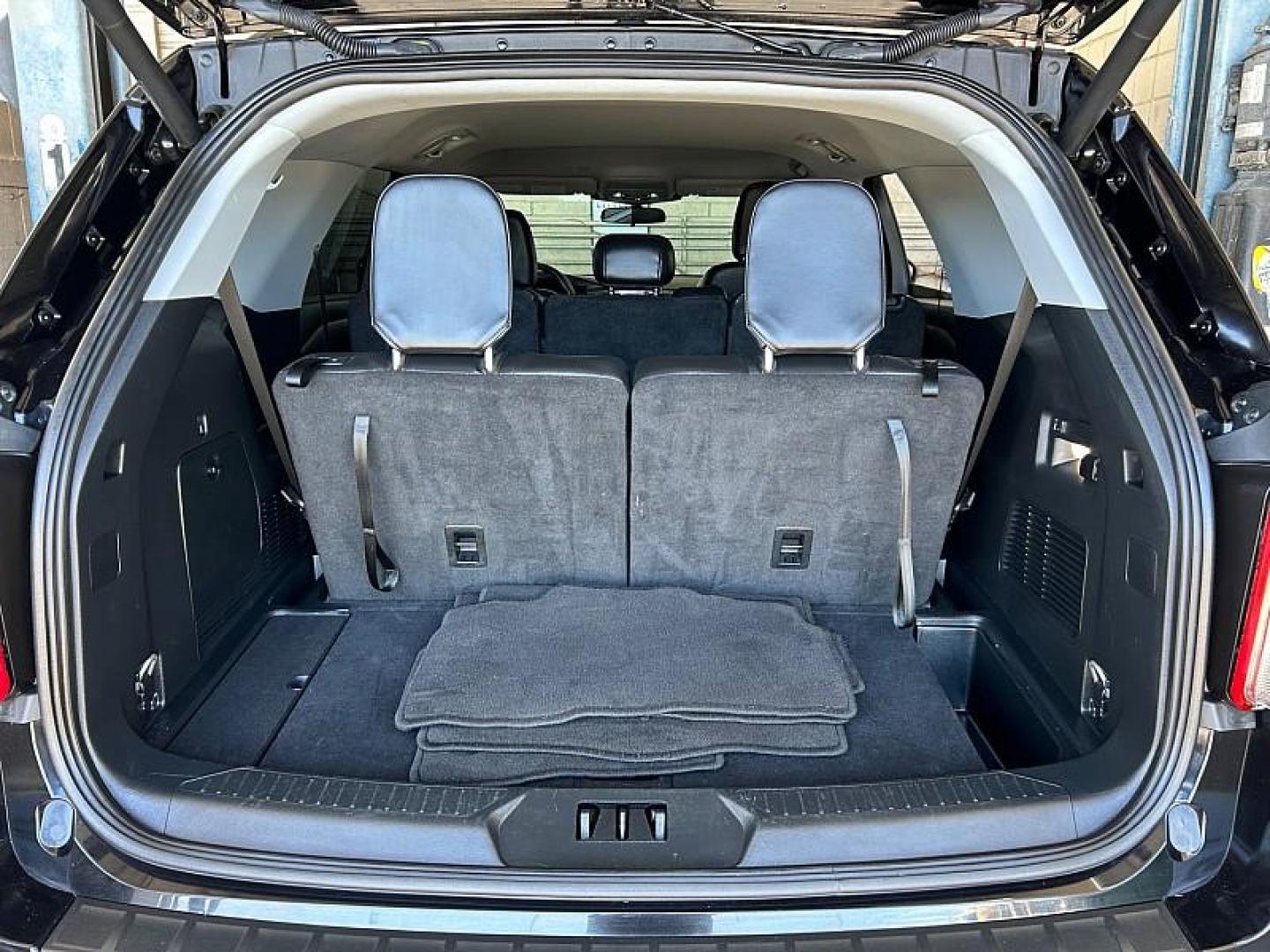 2024 BLACK Ford Explorer (1FMSK7DH1RG) with an 4-Cyl EcoBoost Turbo 2.3 Liter engine, Automatic 10-Spd transmission, located at 412 Auto Vista Drive, Palmdale, CA, 93551, (661) 945-0620, 34.592636, -118.136681 - Photo#26