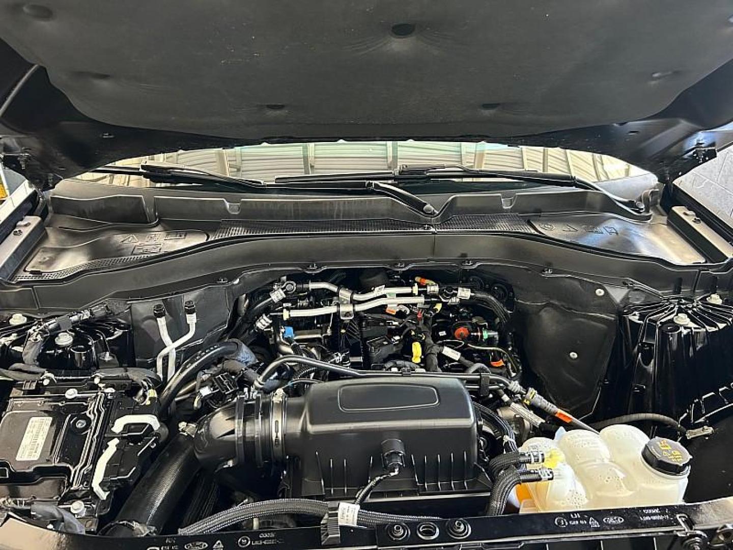 2024 BLACK Ford Explorer (1FMSK7DH1RG) with an 4-Cyl EcoBoost Turbo 2.3 Liter engine, Automatic 10-Spd transmission, located at 412 Auto Vista Drive, Palmdale, CA, 93551, (661) 945-0620, 34.592636, -118.136681 - Photo#29