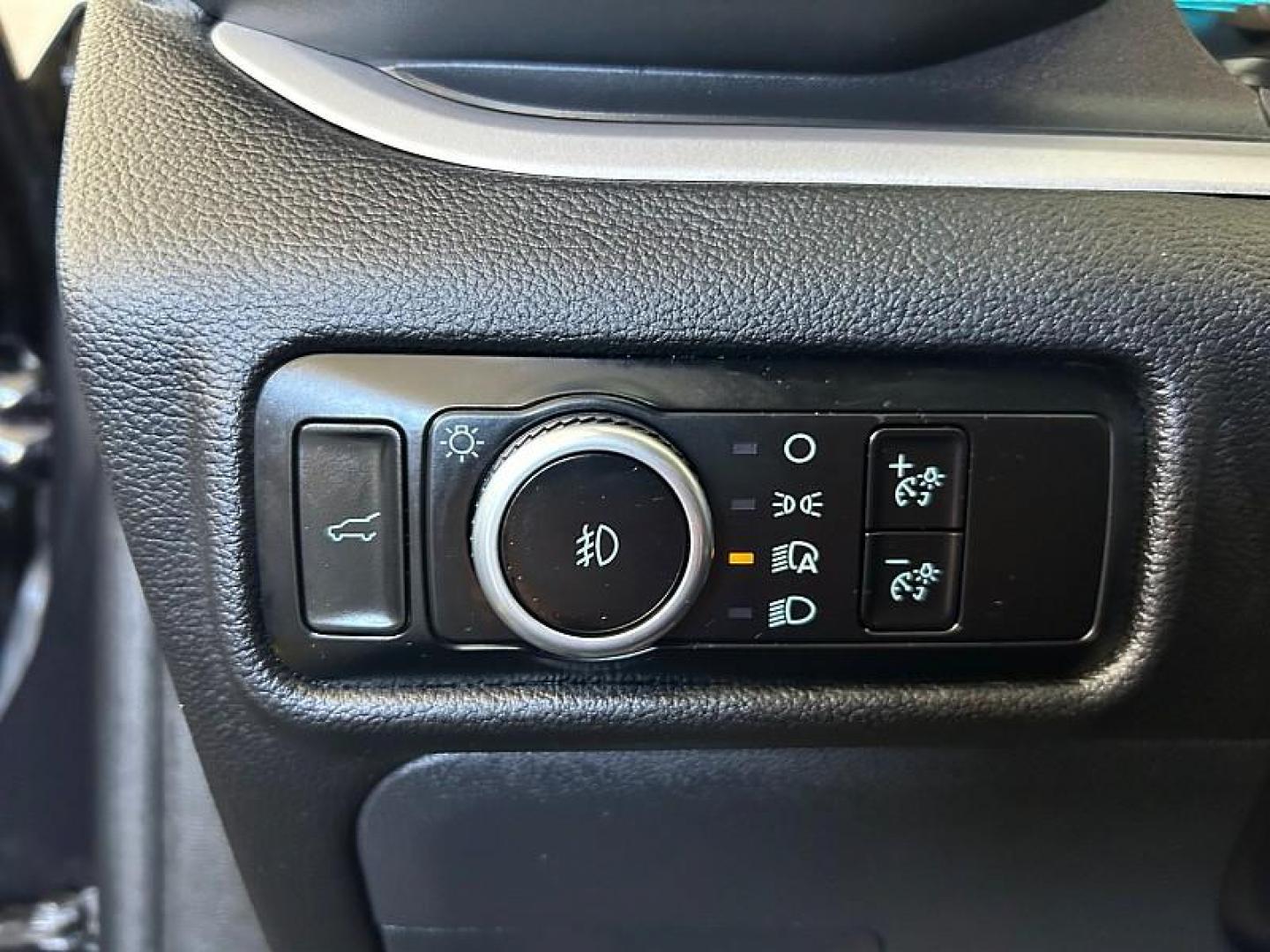 2024 BLACK Ford Explorer (1FMSK7DH1RG) with an 4-Cyl EcoBoost Turbo 2.3 Liter engine, Automatic 10-Spd transmission, located at 412 Auto Vista Drive, Palmdale, CA, 93551, (661) 945-0620, 34.592636, -118.136681 - Photo#30