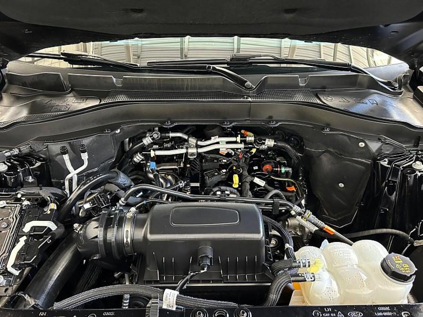 2024 BLACK Ford Explorer (1FMSK7DH1RG) with an 4-Cyl EcoBoost Turbo 2.3 Liter engine, Automatic 10-Spd transmission, located at 412 Auto Vista Drive, Palmdale, CA, 93551, (661) 945-0620, 34.592636, -118.136681 - Photo#31