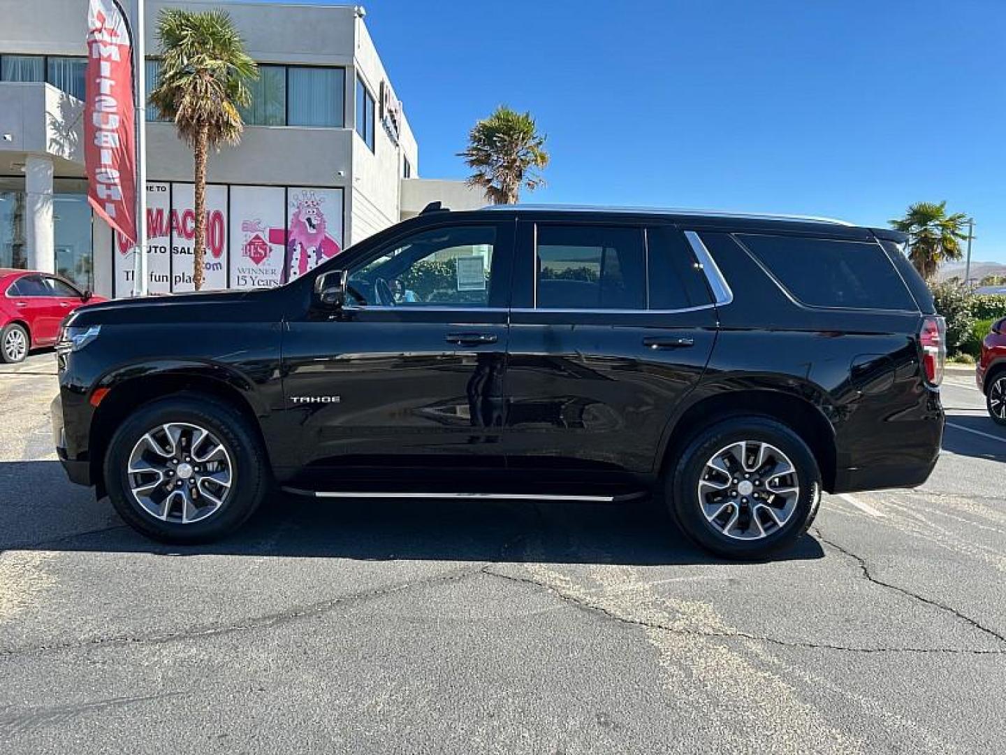 2024 BLACK Chevrolet Tahoe (1GNSCNKDXRR) with an 8-Cyl 5.3 Liter engine, Automatic 10-Spd transmission, located at 412 Auto Vista Drive, Palmdale, CA, 93551, (661) 945-0620, 34.592636, -118.136681 - Photo#5