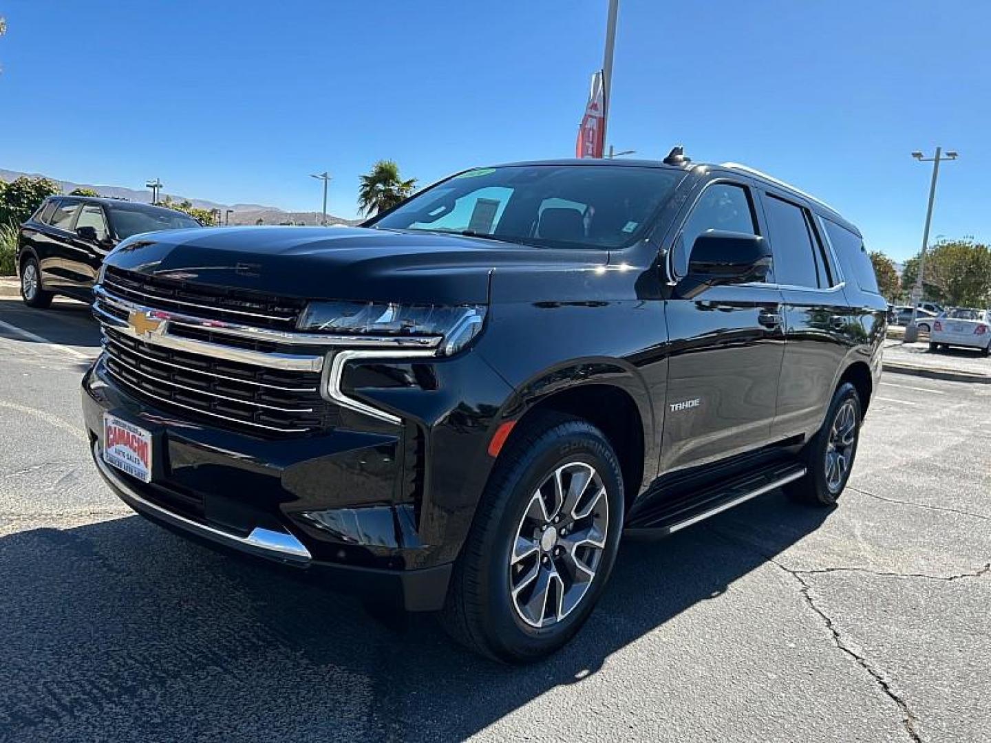 2024 BLACK Chevrolet Tahoe (1GNSCNKDXRR) with an 8-Cyl 5.3 Liter engine, Automatic 10-Spd transmission, located at 412 Auto Vista Drive, Palmdale, CA, 93551, (661) 945-0620, 34.592636, -118.136681 - Photo#6