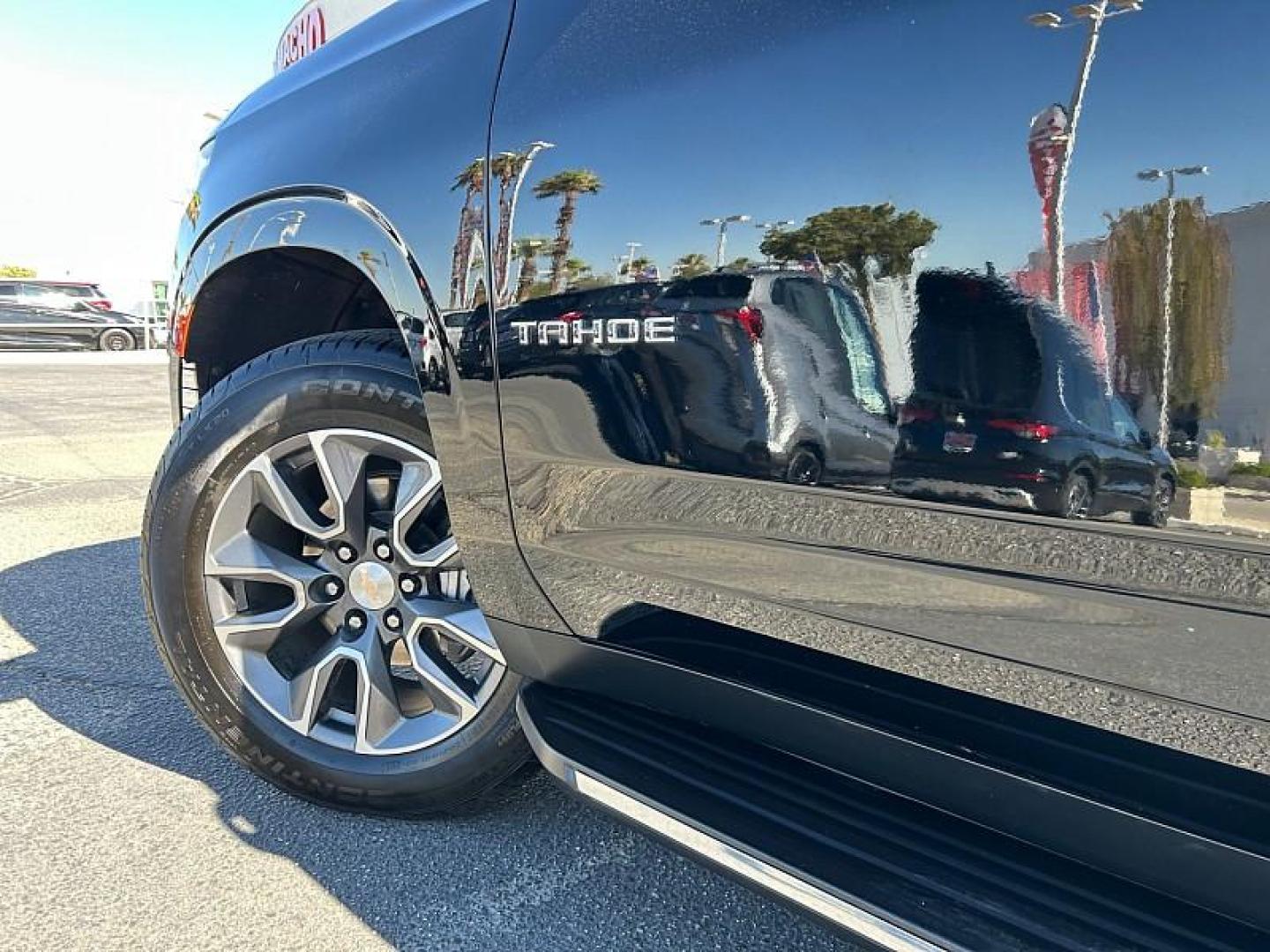 2024 BLACK Chevrolet Tahoe (1GNSCNKDXRR) with an 8-Cyl 5.3 Liter engine, Automatic 10-Spd transmission, located at 412 Auto Vista Drive, Palmdale, CA, 93551, (661) 945-0620, 34.592636, -118.136681 - Photo#7