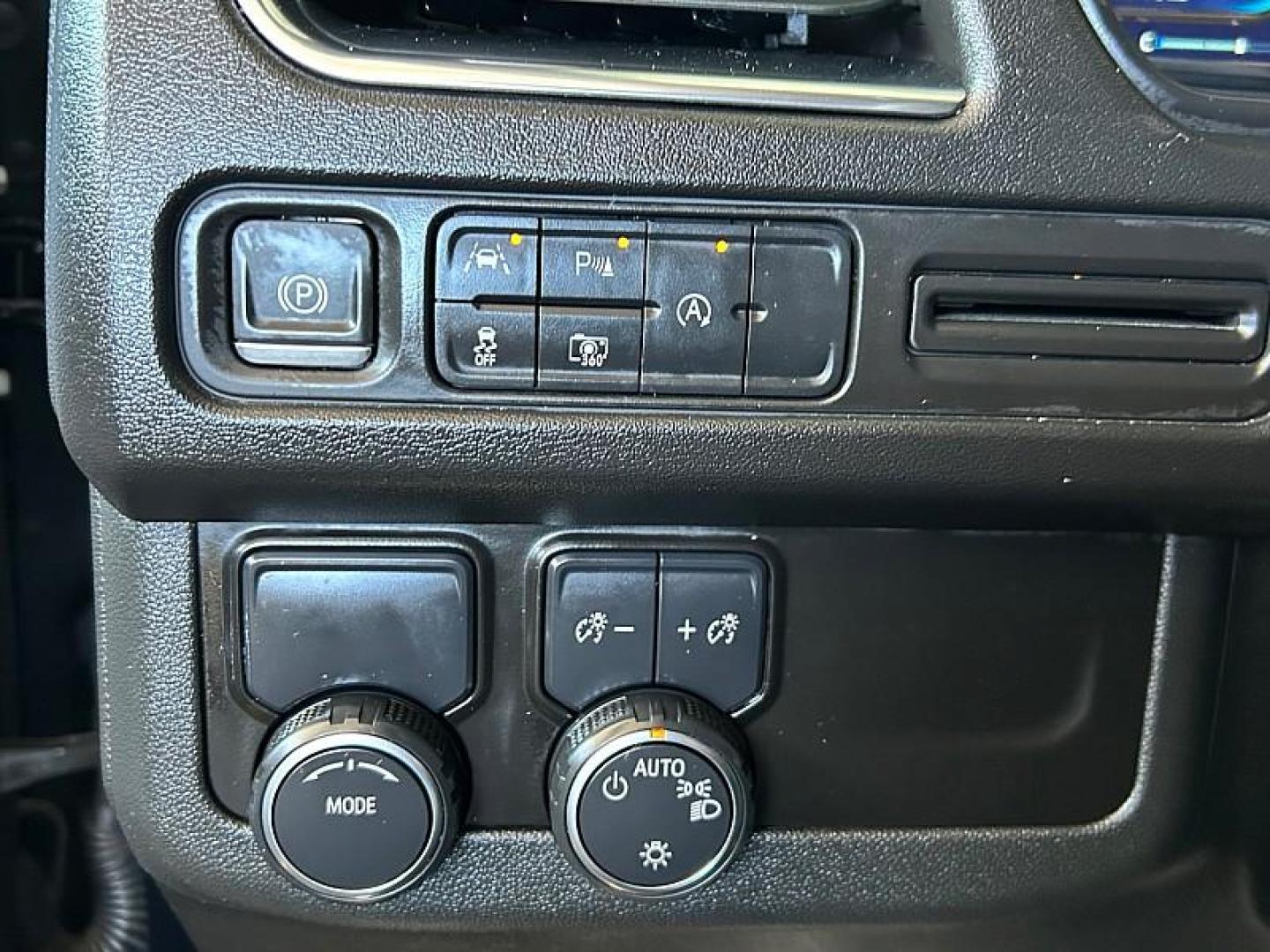 2024 BLACK Chevrolet Tahoe (1GNSCNKDXRR) with an 8-Cyl 5.3 Liter engine, Automatic 10-Spd transmission, located at 412 Auto Vista Drive, Palmdale, CA, 93551, (661) 945-0620, 34.592636, -118.136681 - Photo#24