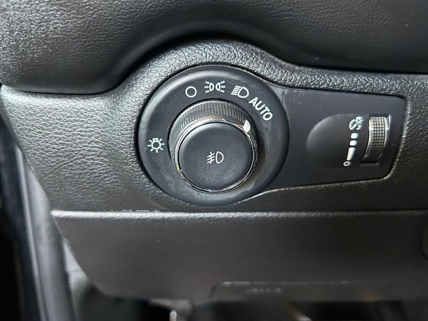 2023 BLACK Dodge Durango (1C4RDJDG7PC) with an V6 3.6 Liter engine, Automatic 8-Spd transmission, located at 412 Auto Vista Drive, Palmdale, CA, 93551, (661) 945-0620, 34.592636, -118.136681 - Photo#6