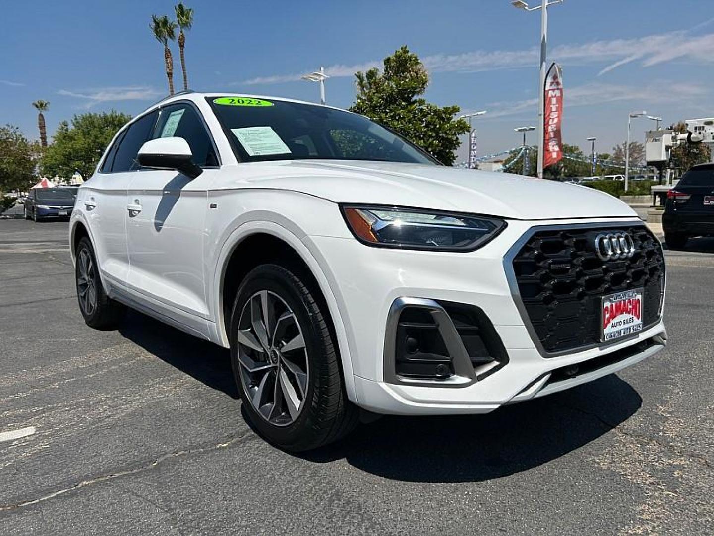 2022 WHITE Audi Q5 (WA1EAAFYXN2) with an 4-Cyl Turbo 2.0L Hybrid engine, Automatic 7-Spd w/Dual-Clutch and S tronic transmission, located at 412 Auto Vista Drive, Palmdale, CA, 93551, (661) 945-0620, 34.592636, -118.136681 - Photo#0