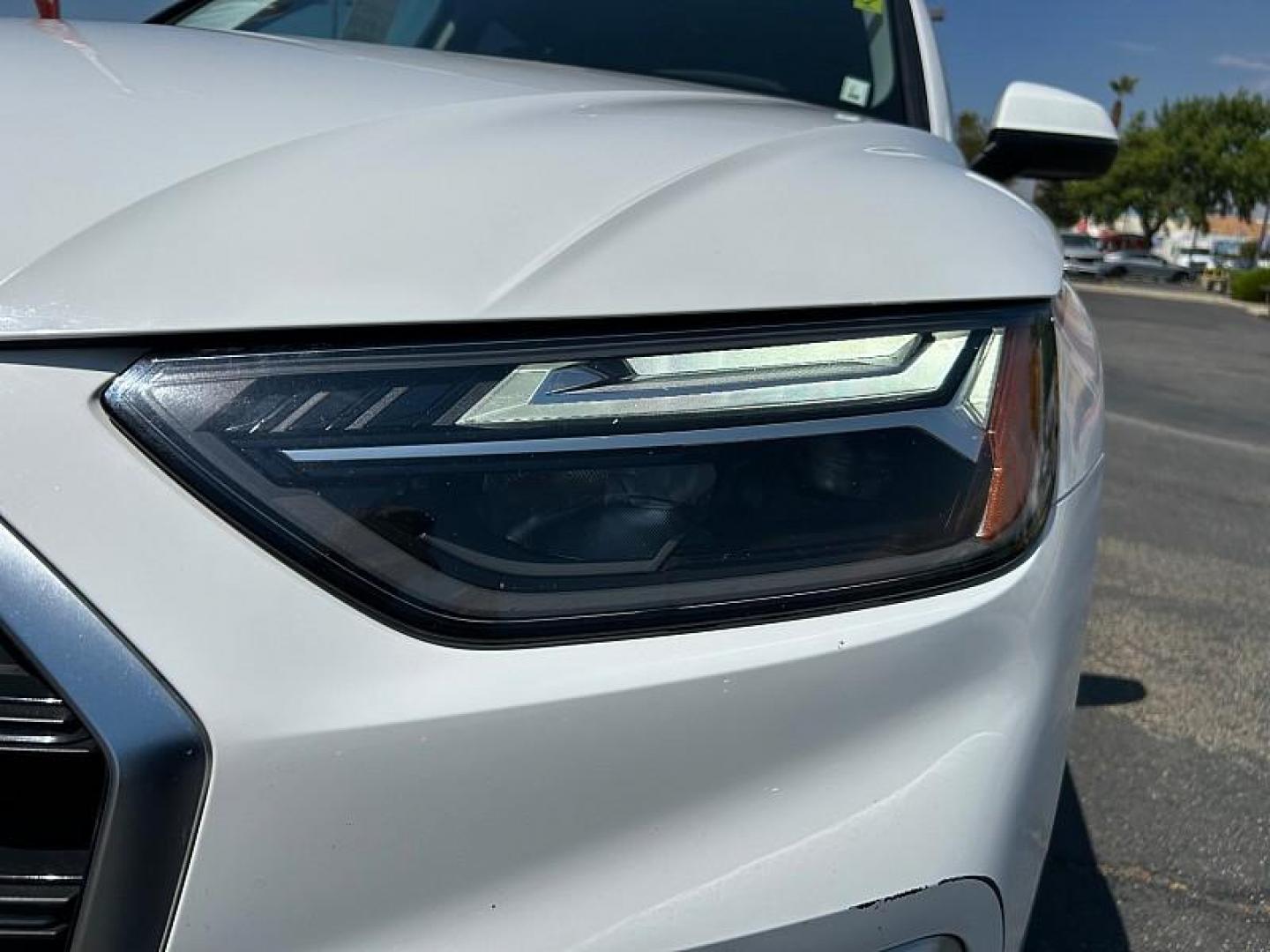 2022 WHITE Audi Q5 (WA1EAAFYXN2) with an 4-Cyl Turbo 2.0L Hybrid engine, Automatic 7-Spd w/Dual-Clutch and S tronic transmission, located at 412 Auto Vista Drive, Palmdale, CA, 93551, (661) 945-0620, 34.592636, -118.136681 - Photo#11