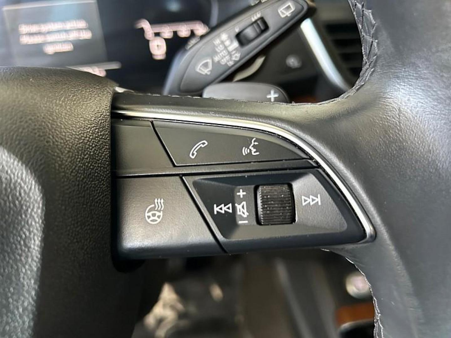 2022 WHITE Audi Q5 (WA1EAAFYXN2) with an 4-Cyl Turbo 2.0L Hybrid engine, Automatic 7-Spd w/Dual-Clutch and S tronic transmission, located at 412 Auto Vista Drive, Palmdale, CA, 93551, (661) 945-0620, 34.592636, -118.136681 - Photo#17