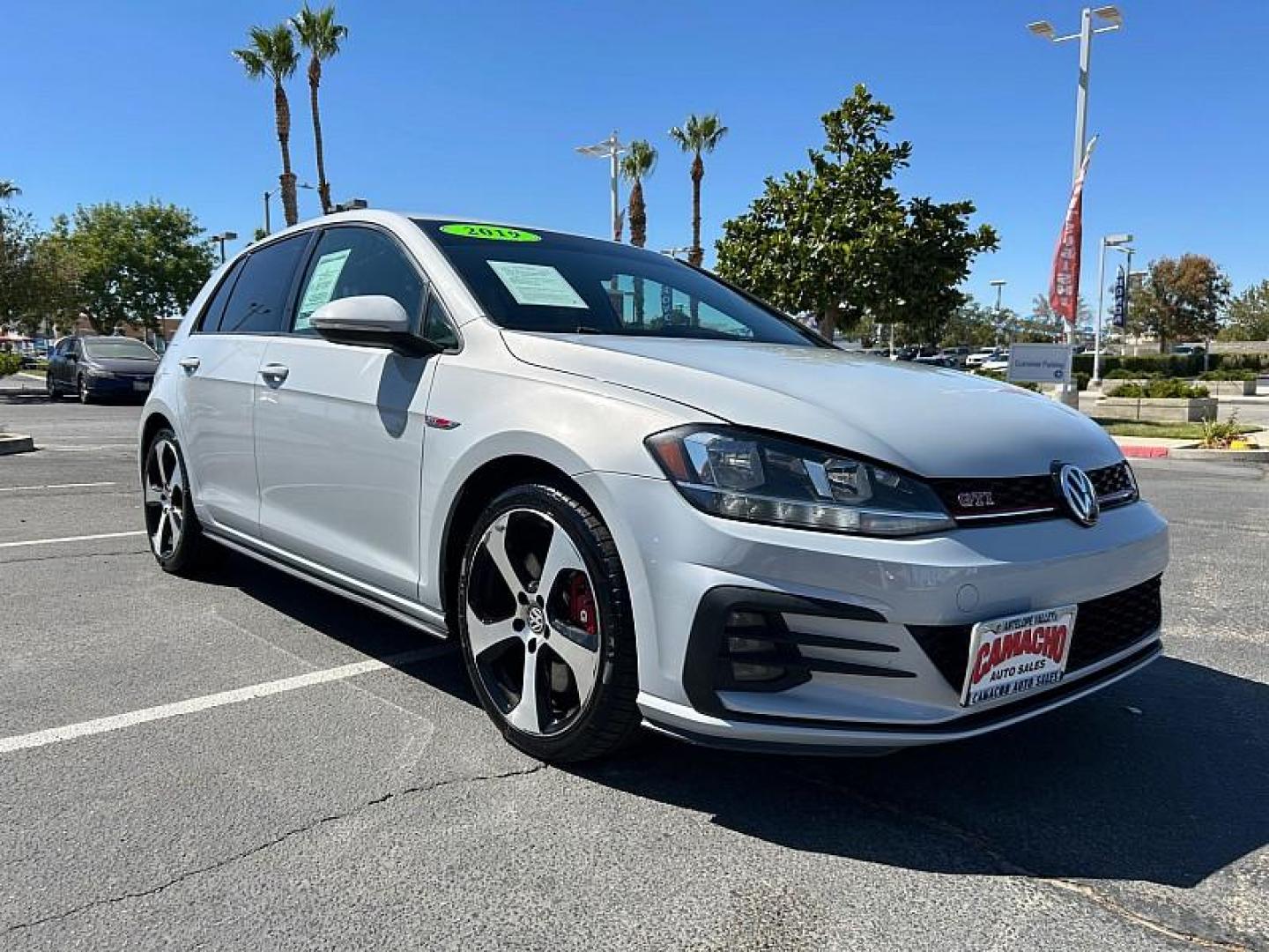 2019 WHITE Volkswagen GTI (3VW6T7AU0KM) with an 4-Cyl Turbo 2.0 Liter engine, Automatic 7-Spd DSG w/Tiptronic transmission, located at 412 Auto Vista Drive, Palmdale, CA, 93551, (661) 945-0620, 34.592636, -118.136681 - Photo#0