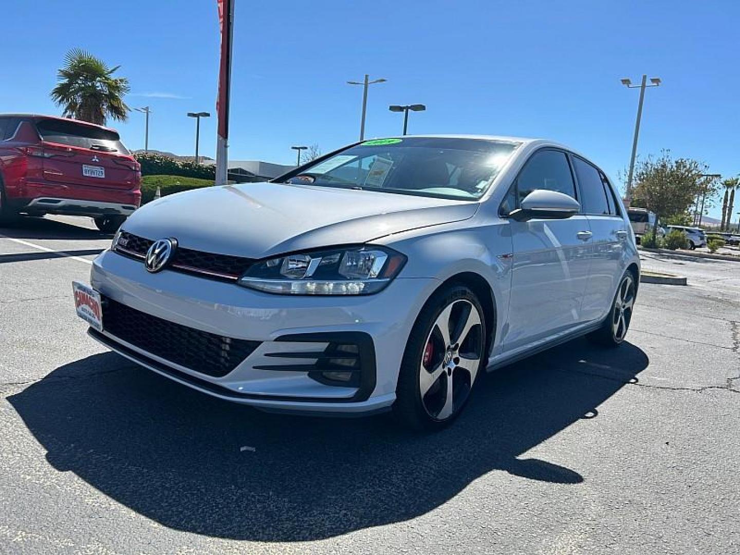 2019 WHITE Volkswagen GTI (3VW6T7AU0KM) with an 4-Cyl Turbo 2.0 Liter engine, Automatic 7-Spd DSG w/Tiptronic transmission, located at 412 Auto Vista Drive, Palmdale, CA, 93551, (661) 945-0620, 34.592636, -118.136681 - Photo#2