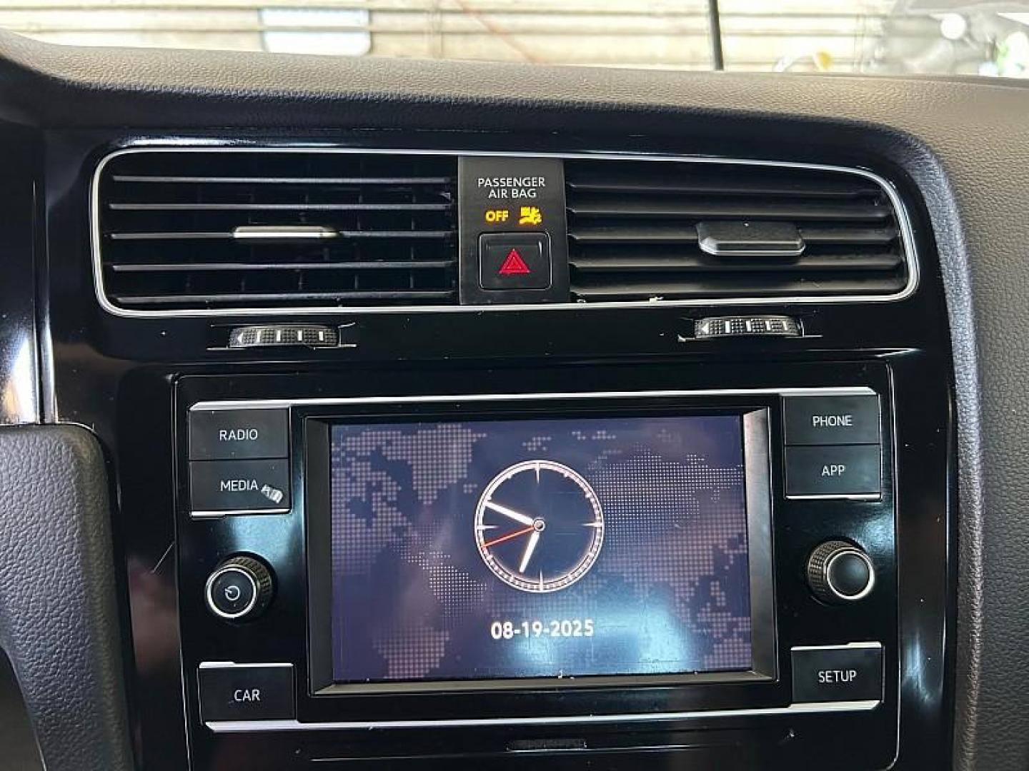 2019 WHITE Volkswagen GTI (3VW6T7AU0KM) with an 4-Cyl Turbo 2.0 Liter engine, Automatic 7-Spd DSG w/Tiptronic transmission, located at 412 Auto Vista Drive, Palmdale, CA, 93551, (661) 945-0620, 34.592636, -118.136681 - Photo#17