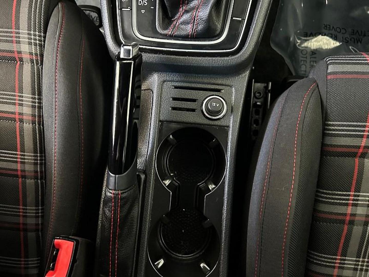 2019 WHITE Volkswagen GTI (3VW6T7AU0KM) with an 4-Cyl Turbo 2.0 Liter engine, Automatic 7-Spd DSG w/Tiptronic transmission, located at 412 Auto Vista Drive, Palmdale, CA, 93551, (661) 945-0620, 34.592636, -118.136681 - Photo#26