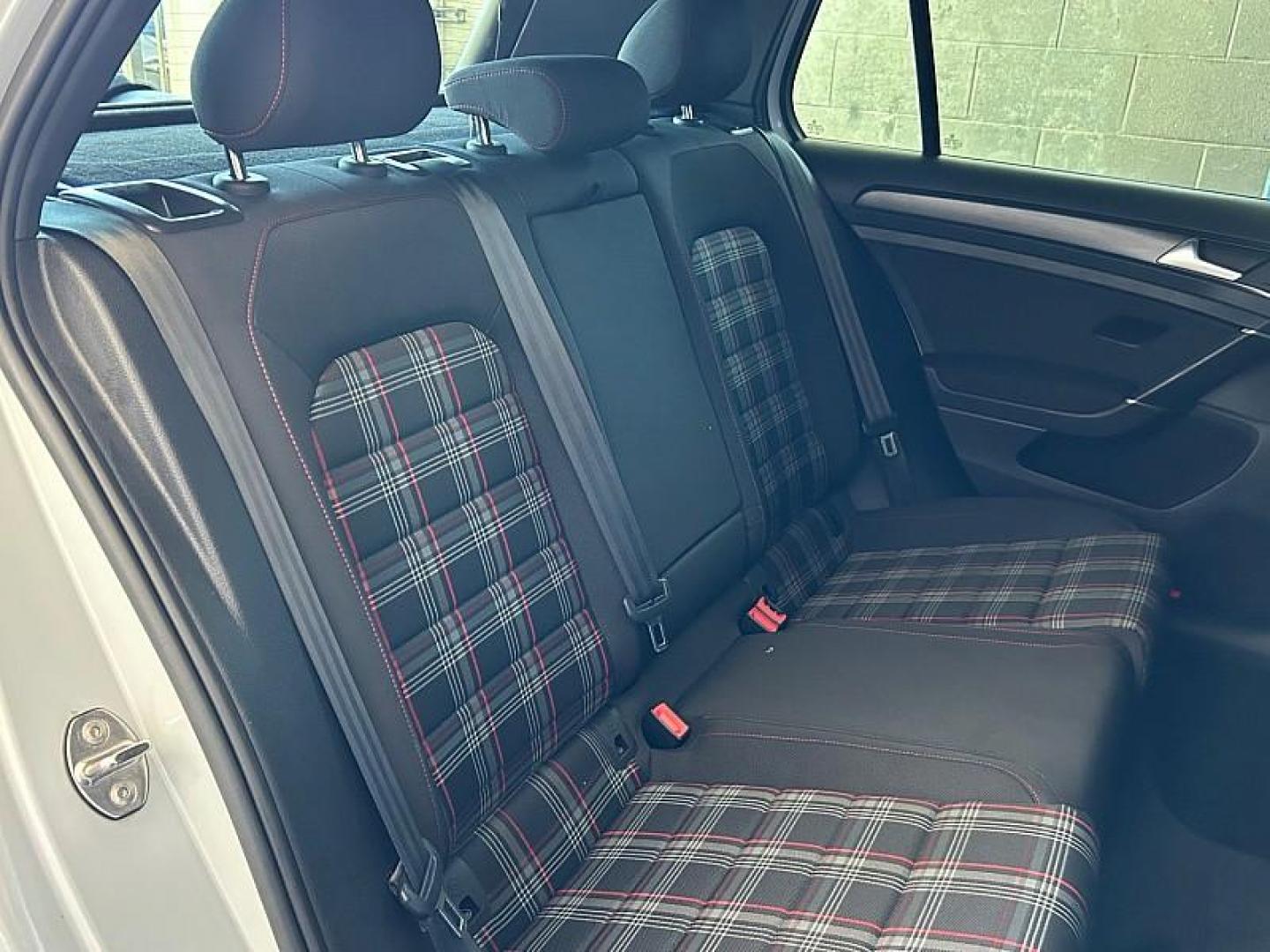 2019 WHITE Volkswagen GTI (3VW6T7AU0KM) with an 4-Cyl Turbo 2.0 Liter engine, Automatic 7-Spd DSG w/Tiptronic transmission, located at 412 Auto Vista Drive, Palmdale, CA, 93551, (661) 945-0620, 34.592636, -118.136681 - Photo#28