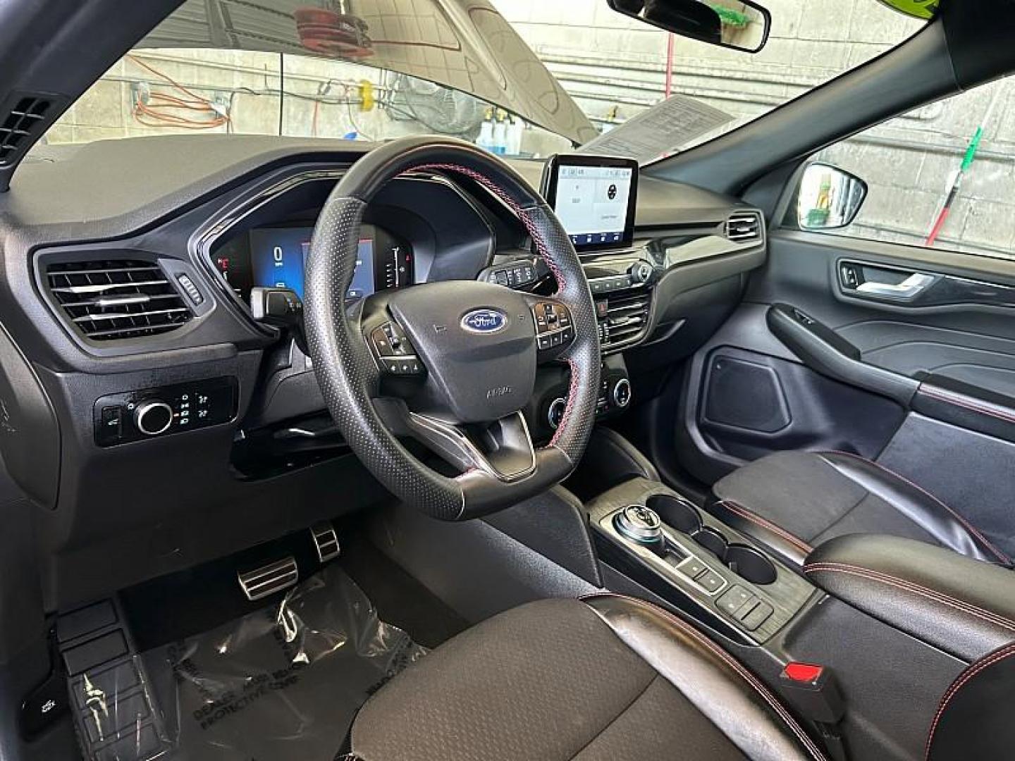 2024 BLACK Ford Escape (1FMCU9MNXRU) with an 3-Cyl EcoBoost Turbo 1.5 Liter engine, Automatic 8-Spd transmission, located at 412 Auto Vista Drive, Palmdale, CA, 93551, (661) 945-0620, 34.592636, -118.136681 - Photo#16