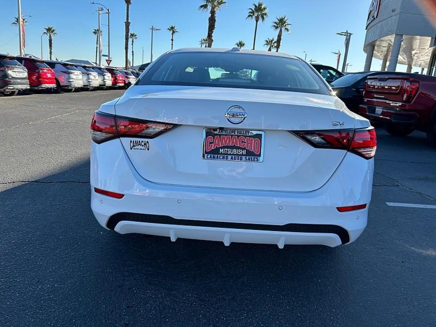 2021 WHITE Nissan Sentra (3N1AB8CV8MY) with an 4-Cyl 2.0 Liter engine, Automatic CVT w/Xtronic transmission, located at 412 Auto Vista Drive, Palmdale, CA, 93551, (661) 945-0620, 34.592636, -118.136681 - Photo#3