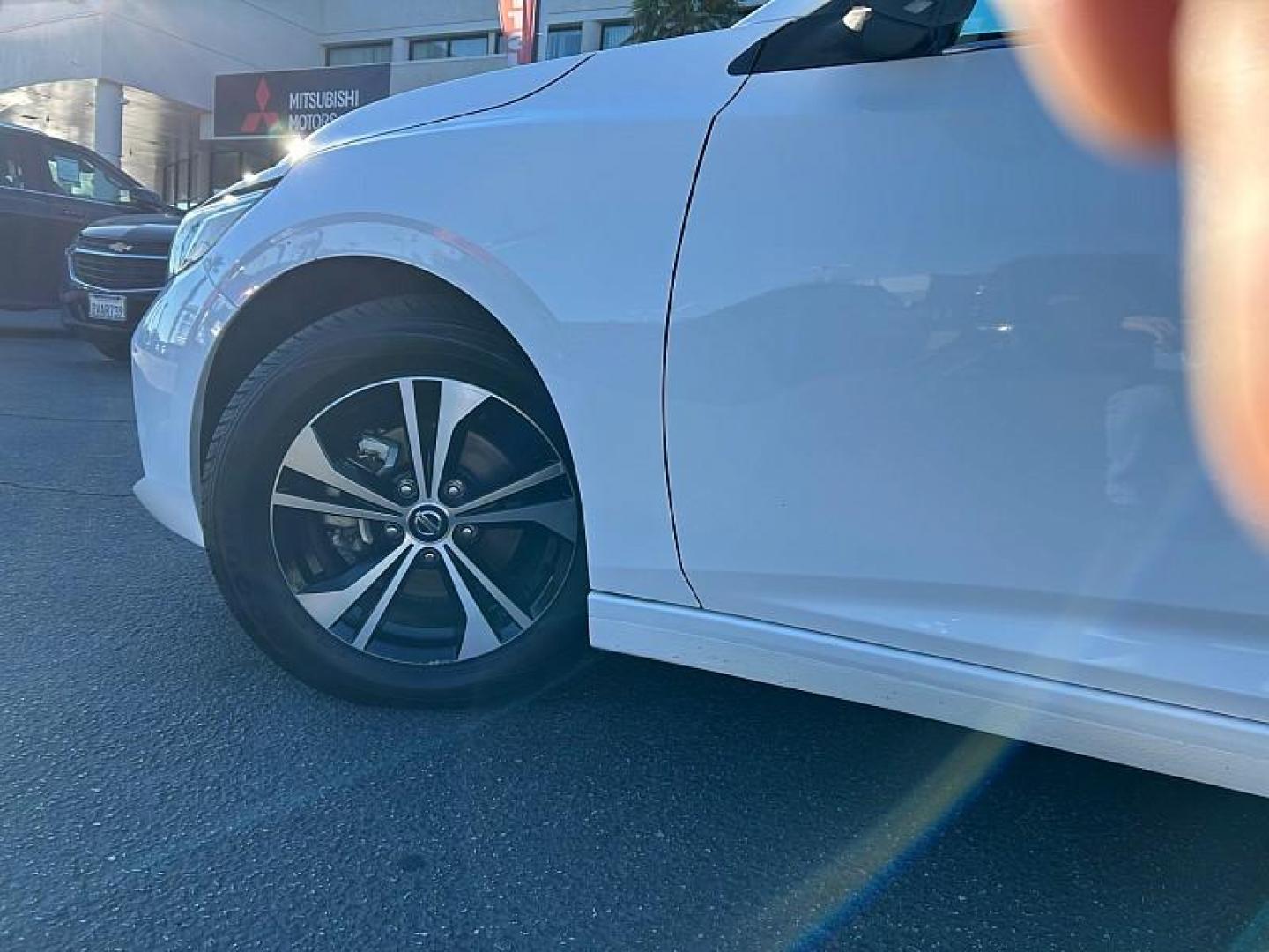 2021 WHITE Nissan Sentra (3N1AB8CV8MY) with an 4-Cyl 2.0 Liter engine, Automatic CVT w/Xtronic transmission, located at 412 Auto Vista Drive, Palmdale, CA, 93551, (661) 945-0620, 34.592636, -118.136681 - Photo#7