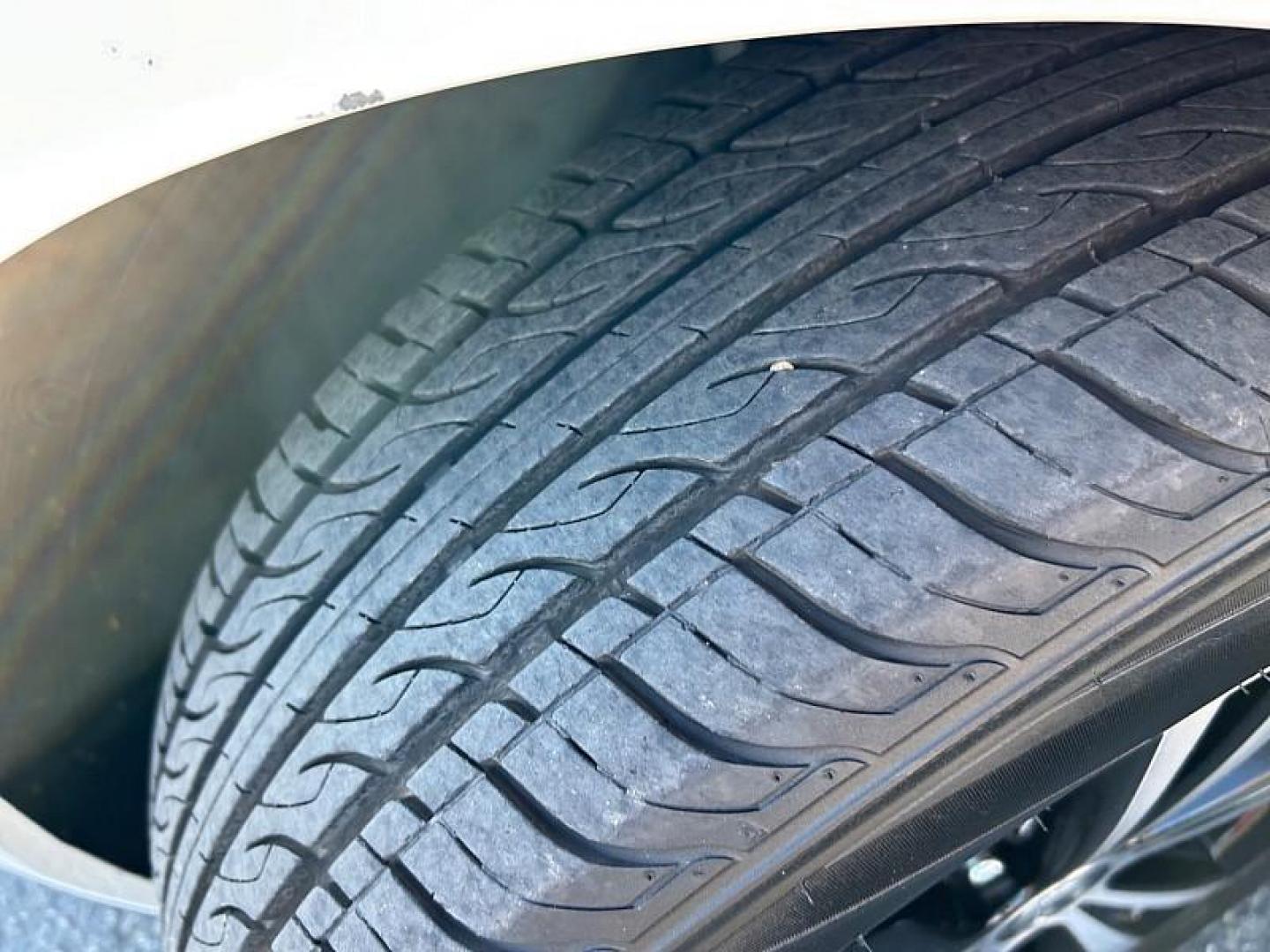 2021 WHITE Nissan Sentra (3N1AB8CV8MY) with an 4-Cyl 2.0 Liter engine, Automatic CVT w/Xtronic transmission, located at 412 Auto Vista Drive, Palmdale, CA, 93551, (661) 945-0620, 34.592636, -118.136681 - Photo#14