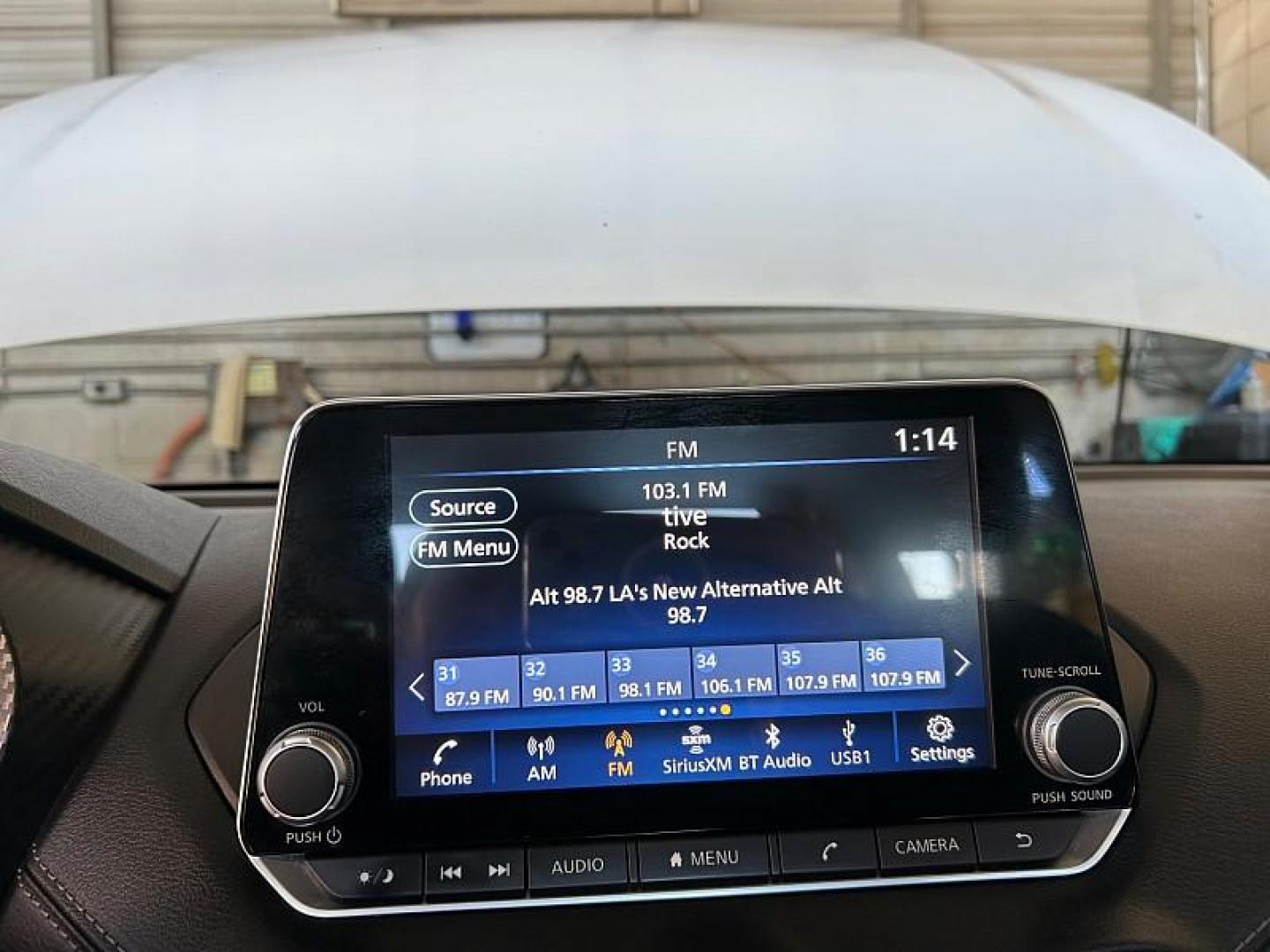 2021 WHITE Nissan Sentra (3N1AB8CV8MY) with an 4-Cyl 2.0 Liter engine, Automatic CVT w/Xtronic transmission, located at 412 Auto Vista Drive, Palmdale, CA, 93551, (661) 945-0620, 34.592636, -118.136681 - Photo#20