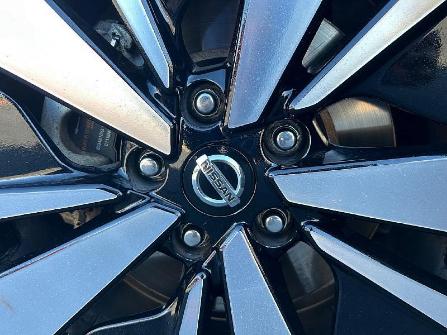 2021 BLACK Nissan Altima (1N4BL4DV2MN) with an 4-Cyl 2.5 Liter engine, Automatic Xtronic CVT transmission, located at 412 Auto Vista Drive, Palmdale, CA, 93551, (661) 945-0620, 34.592636, -118.136681 - Photo#14