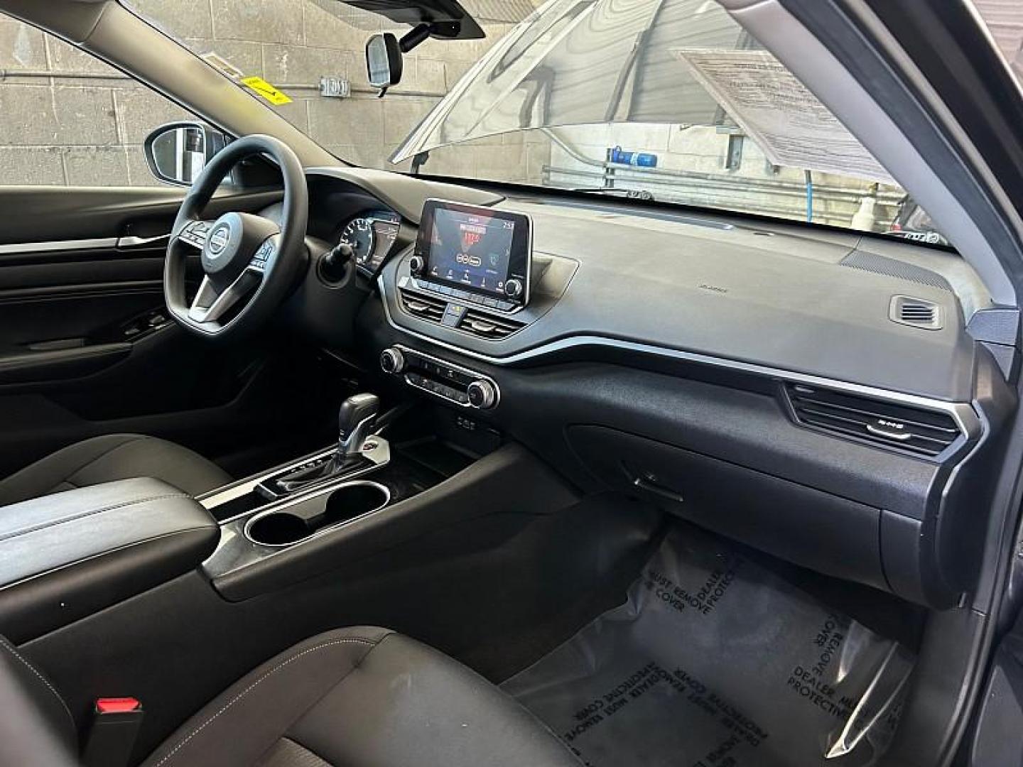 2021 BLACK Nissan Altima (1N4BL4DV2MN) with an 4-Cyl 2.5 Liter engine, Automatic Xtronic CVT transmission, located at 412 Auto Vista Drive, Palmdale, CA, 93551, (661) 945-0620, 34.592636, -118.136681 - Photo#17