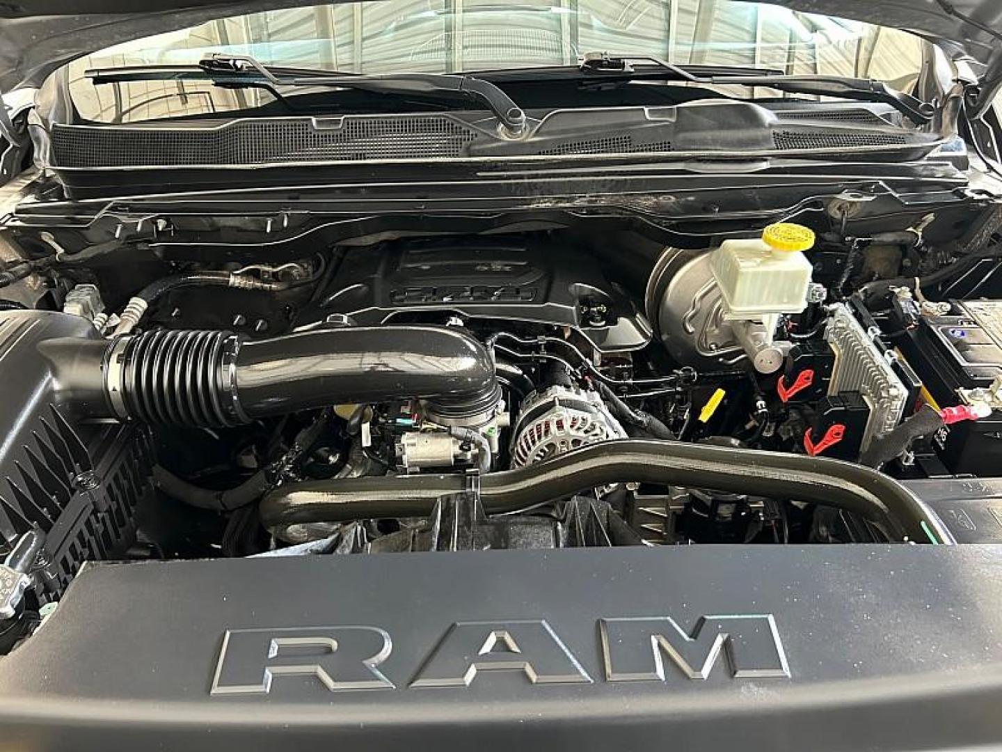 2021 SILVER Ram 1500 2WD (1C6RREFT7MN) with an 8-Cyl 5.7 Liter engine, Automatic 8-Spd transmission, located at 412 Auto Vista Drive, Palmdale, CA, 93551, (661) 945-0620, 34.592636, -118.136681 - Photo#31