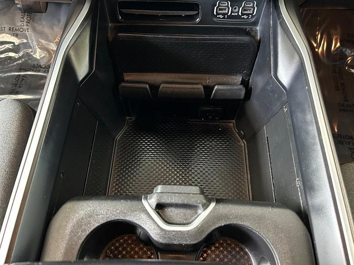 2021 SILVER Ram 1500 2WD (1C6RREFT7MN) with an 8-Cyl 5.7 Liter engine, Automatic 8-Spd transmission, located at 412 Auto Vista Drive, Palmdale, CA, 93551, (661) 945-0620, 34.592636, -118.136681 - Photo#24